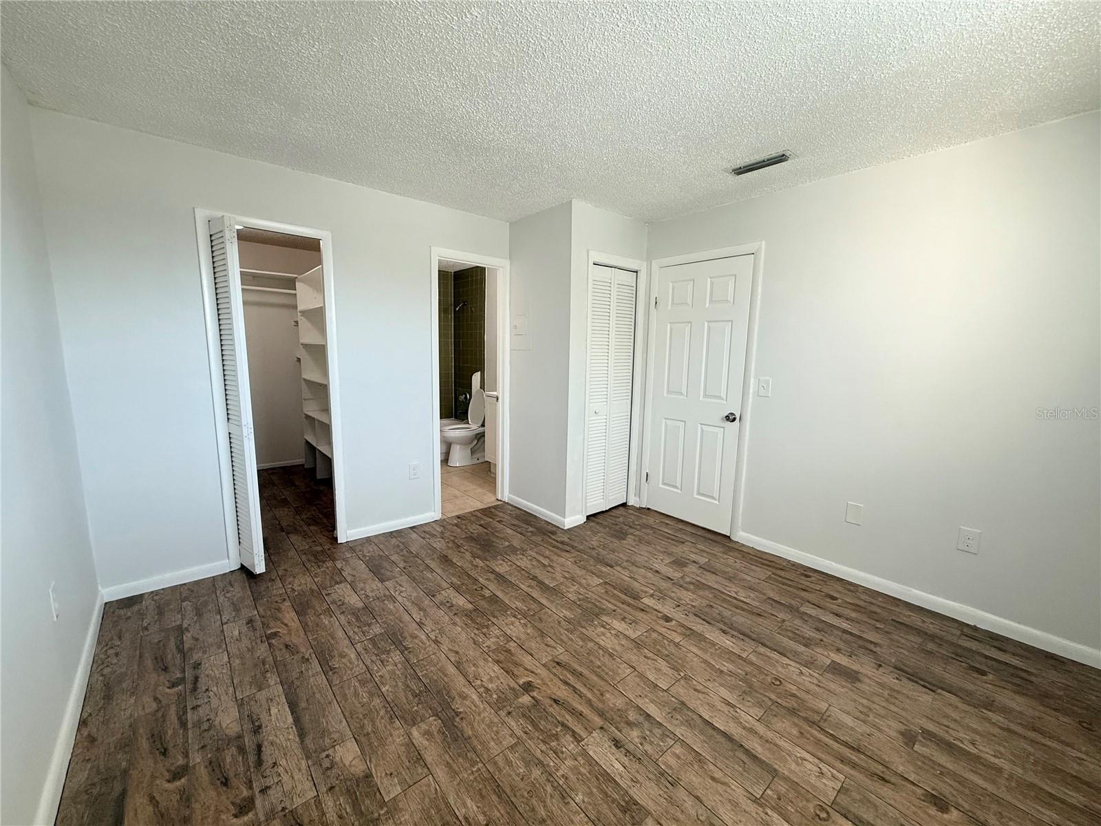 Listing photo id 10 for 9013 Westchester Circle 26