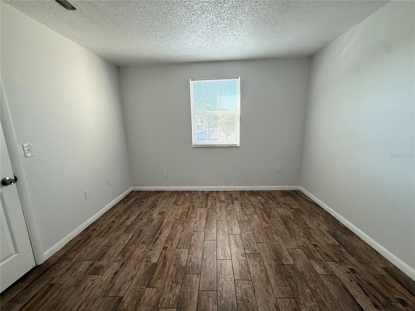 Listing photo id 14 for 9013 Westchester Circle 26