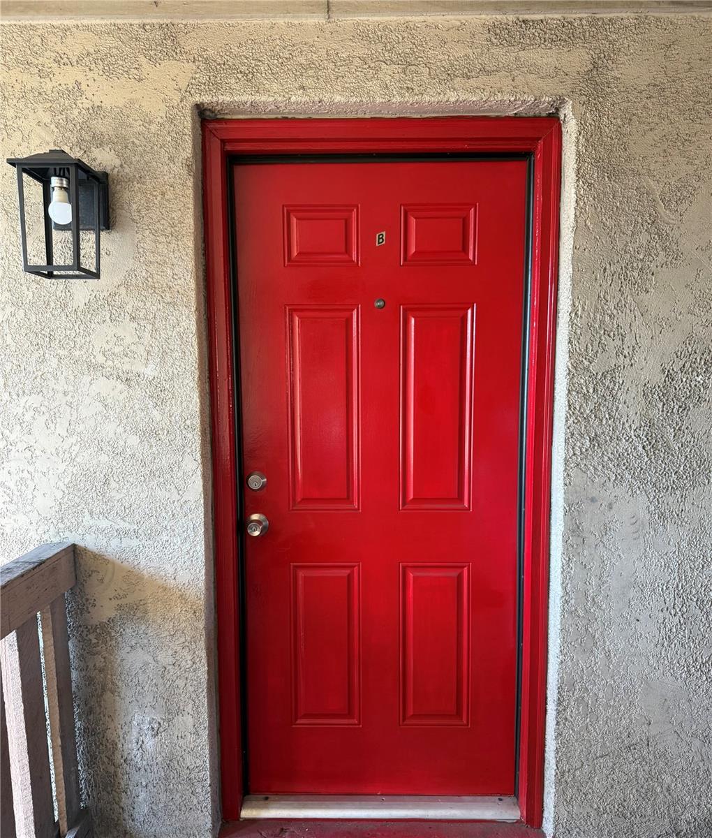 Listing photo id 16 for 9013 Westchester Circle 26