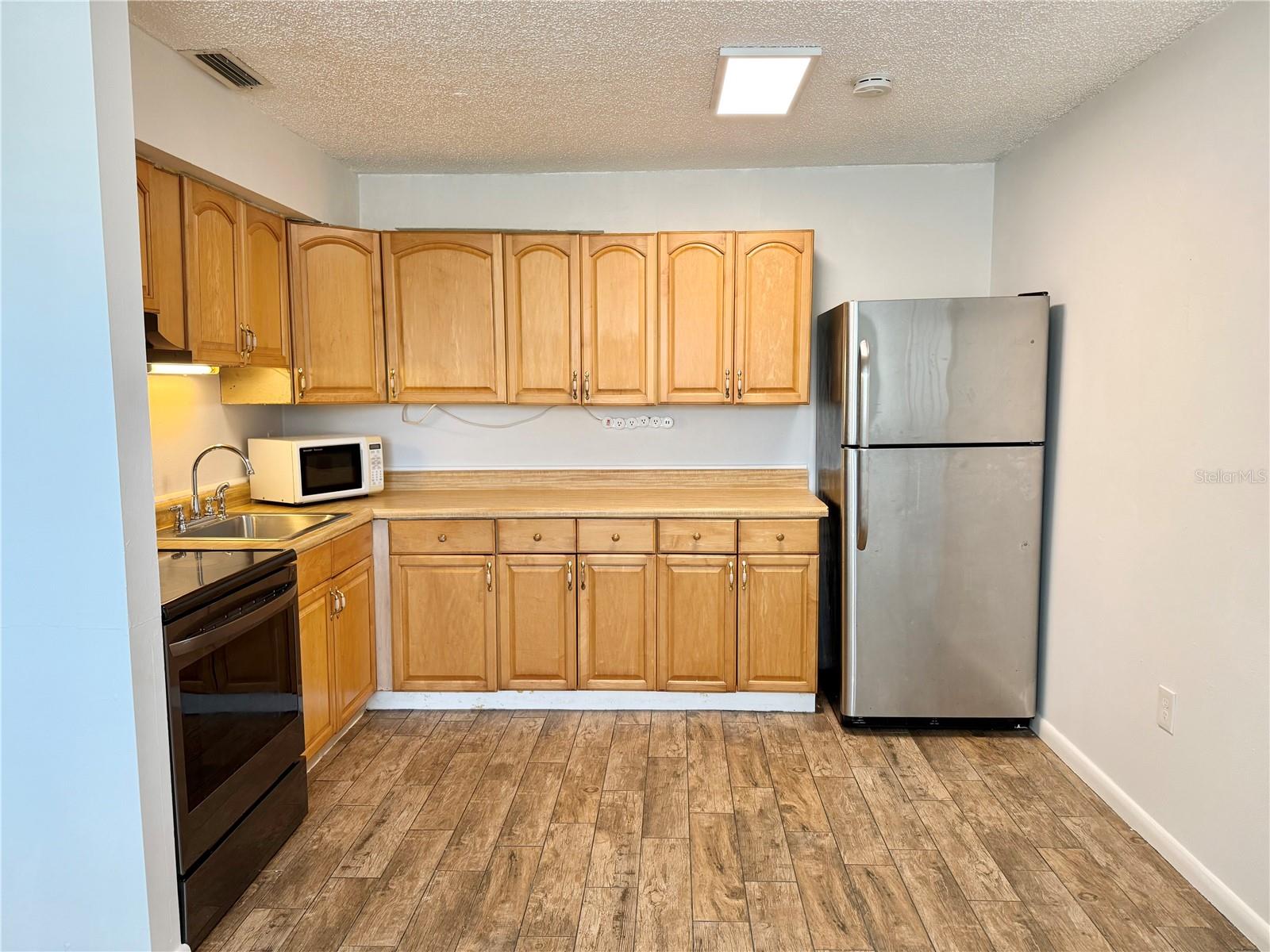 Listing photo id 0 for 9013 Westchester Circle 26