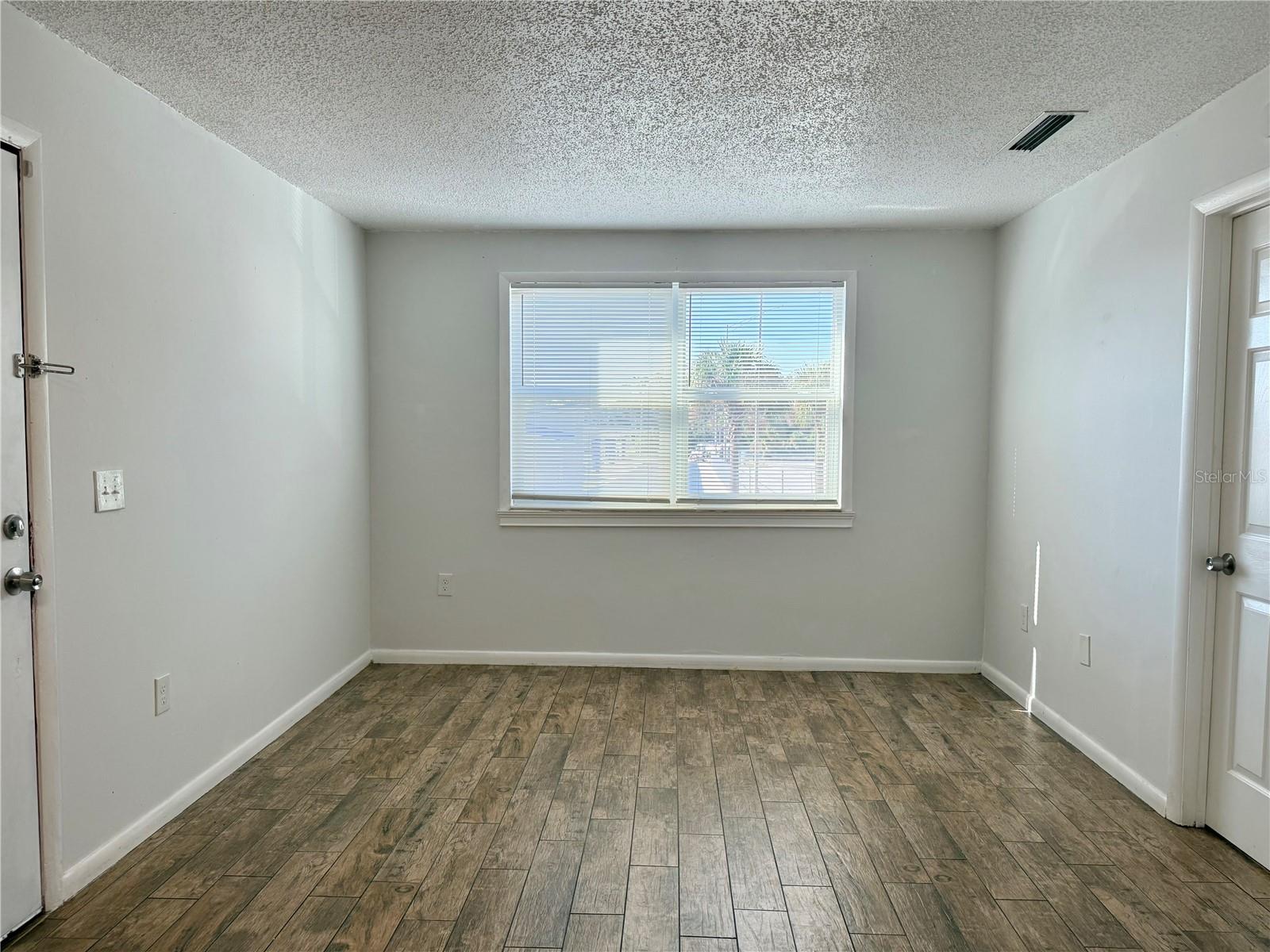 Listing photo id 4 for 9013 Westchester Circle 26