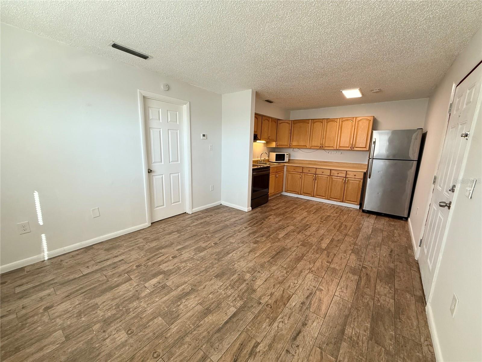 Listing photo id 7 for 9013 Westchester Circle 26