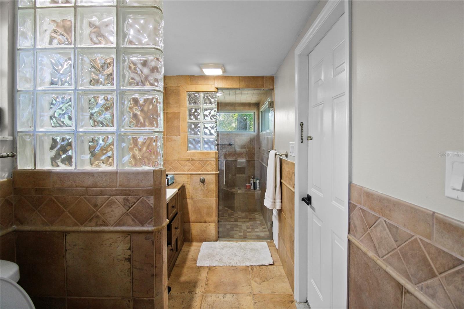 Image 18 of 41 For 7040 Morningstar Lane