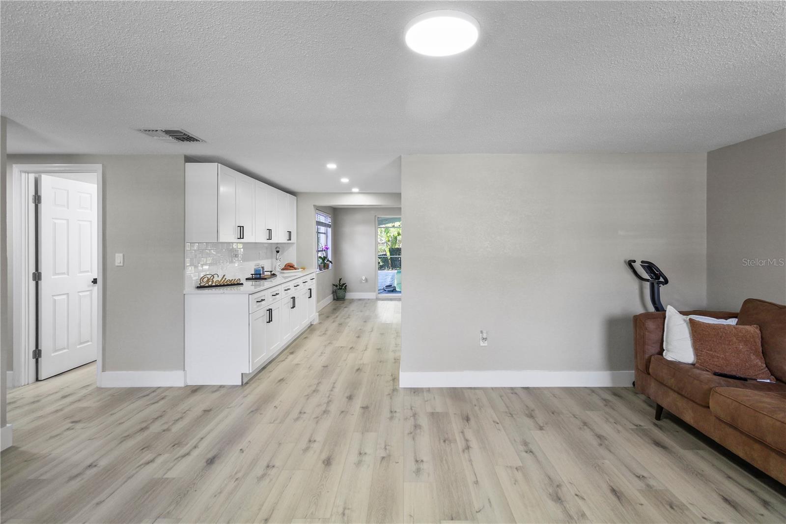 Image 6 of 41 For 7040 Morningstar Lane