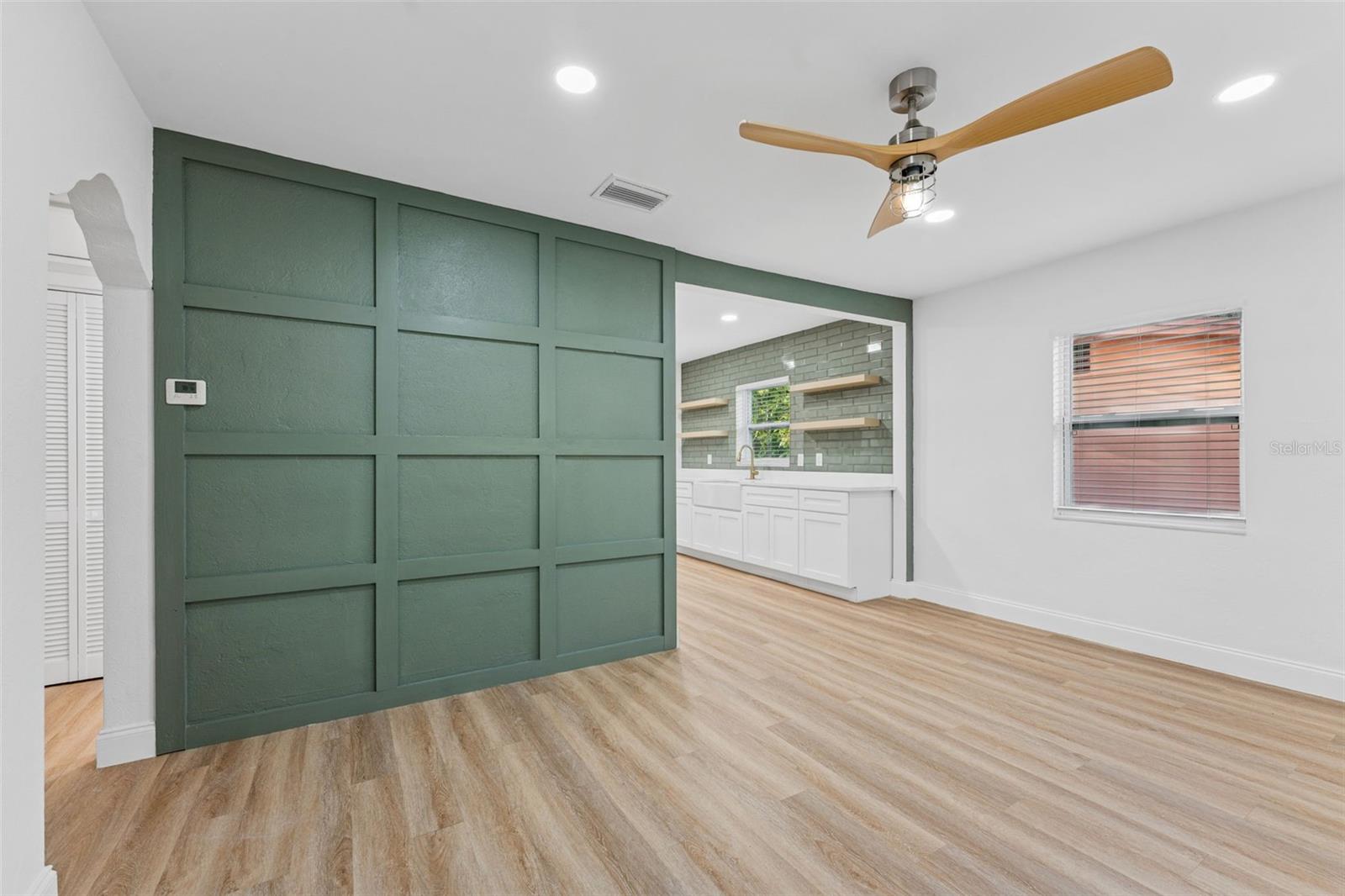 Image 3 of 33 For 2325 Highland Street S