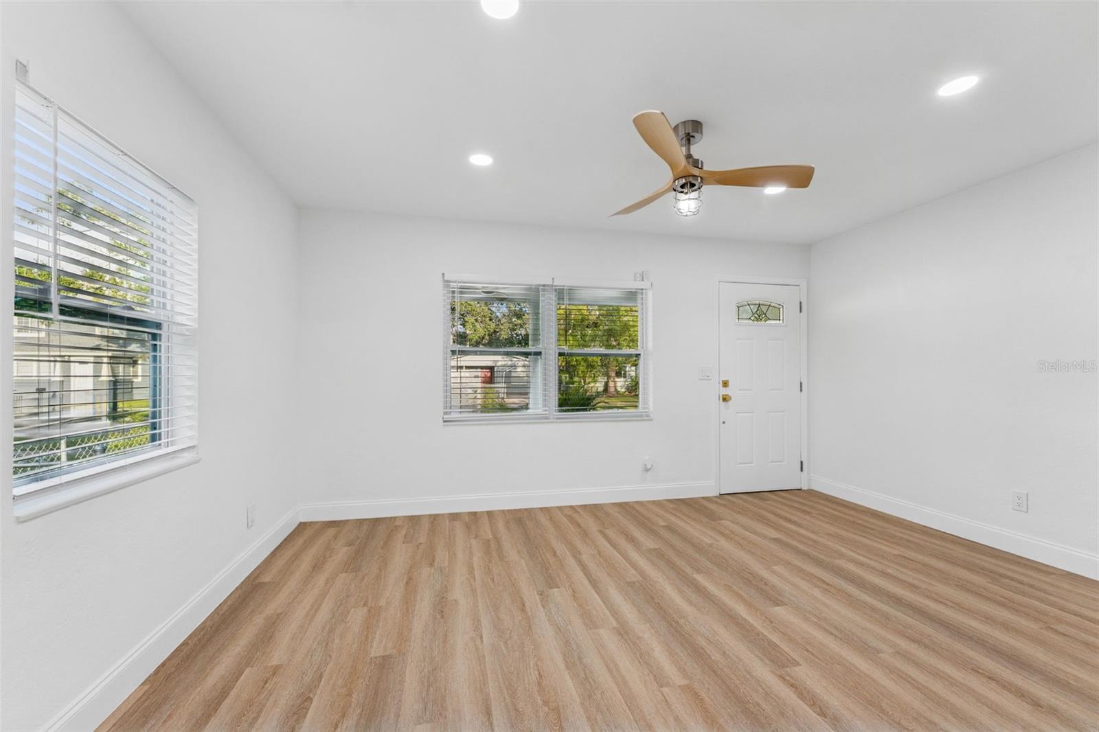 Image 4 of 33 For 2325 Highland Street S