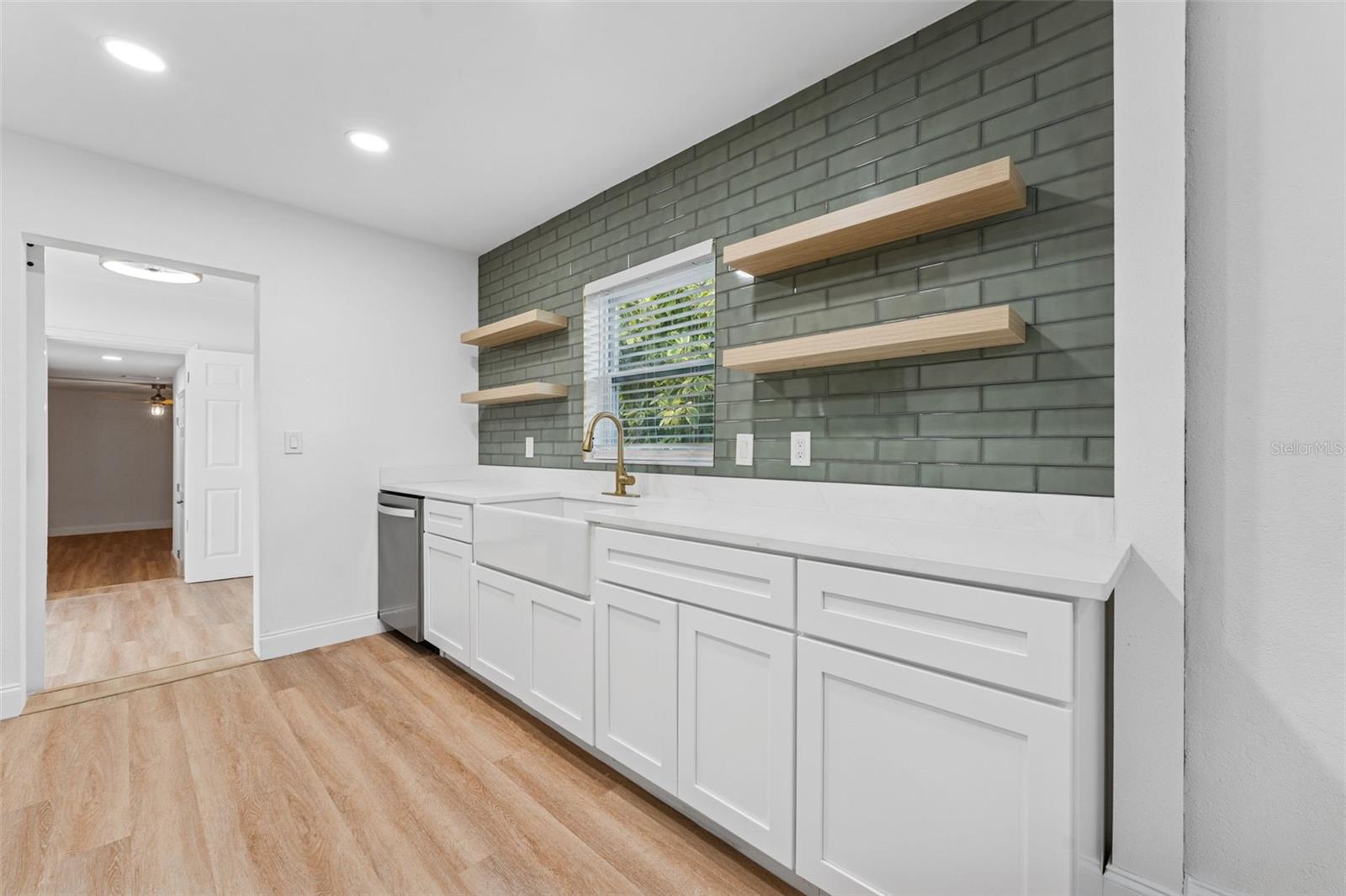 Image 6 of 33 For 2325 Highland Street S