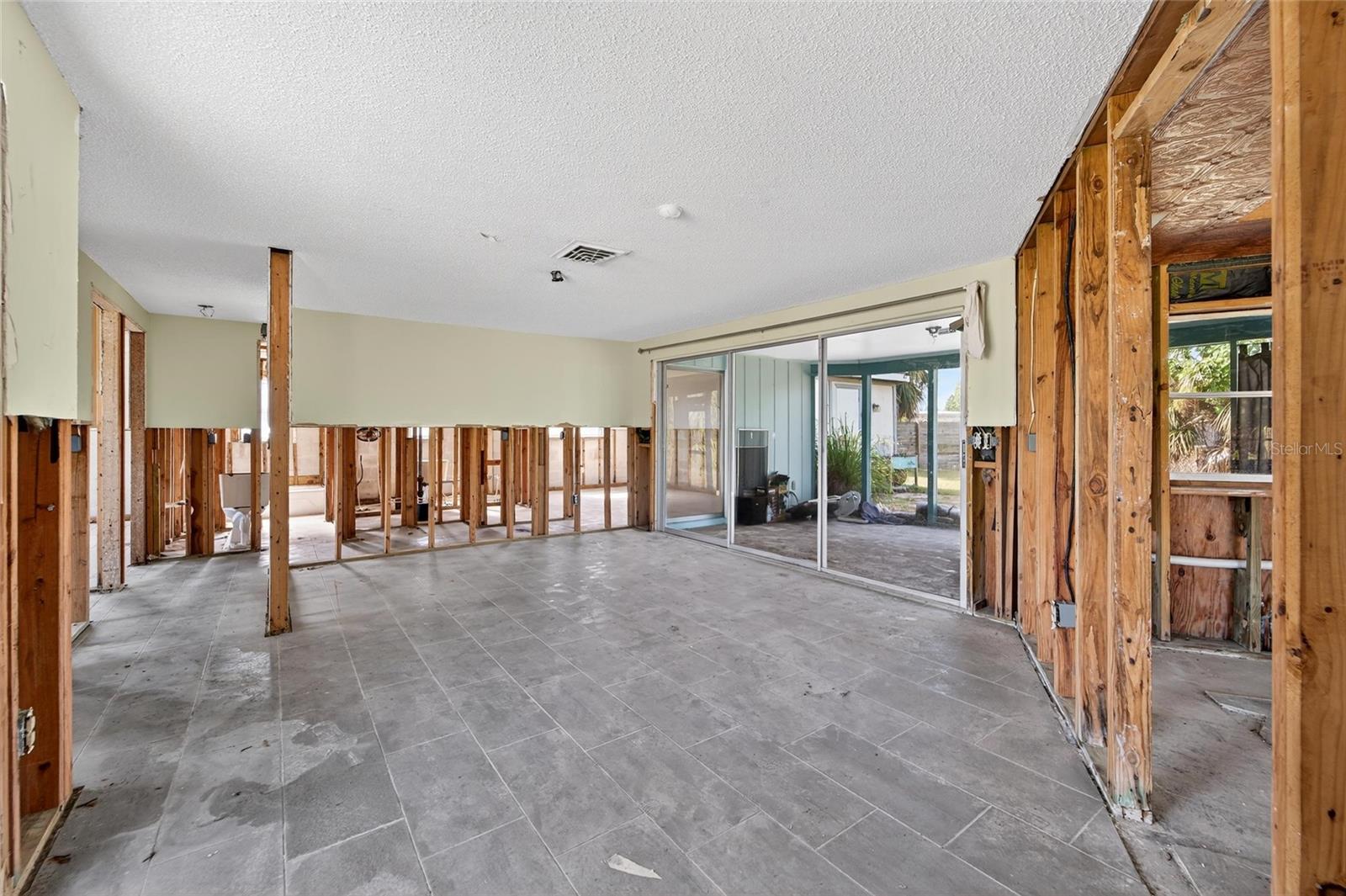 Image 11 of 57 For 802 White Heron Boulevard