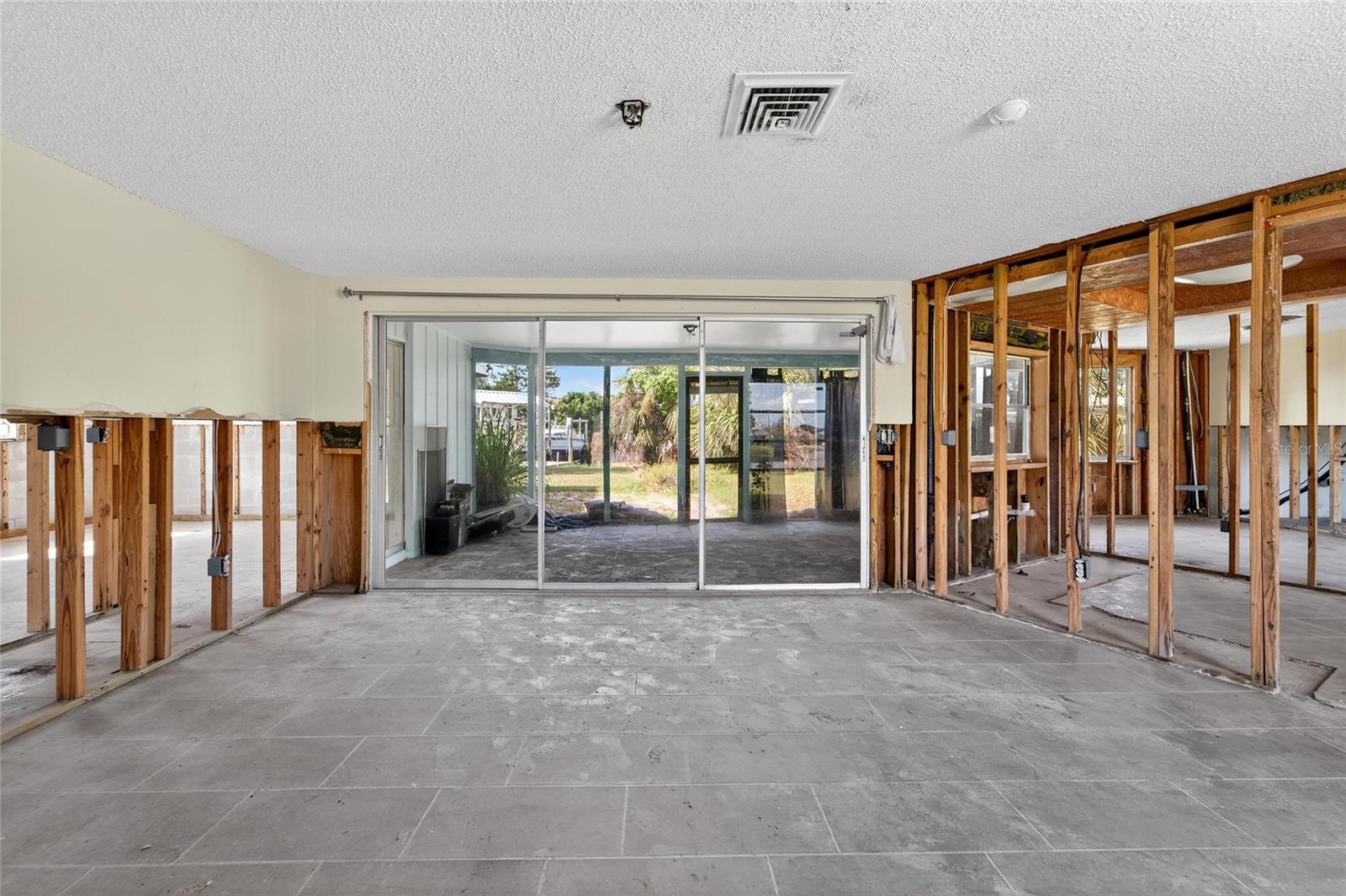 Image 12 of 57 For 802 White Heron Boulevard
