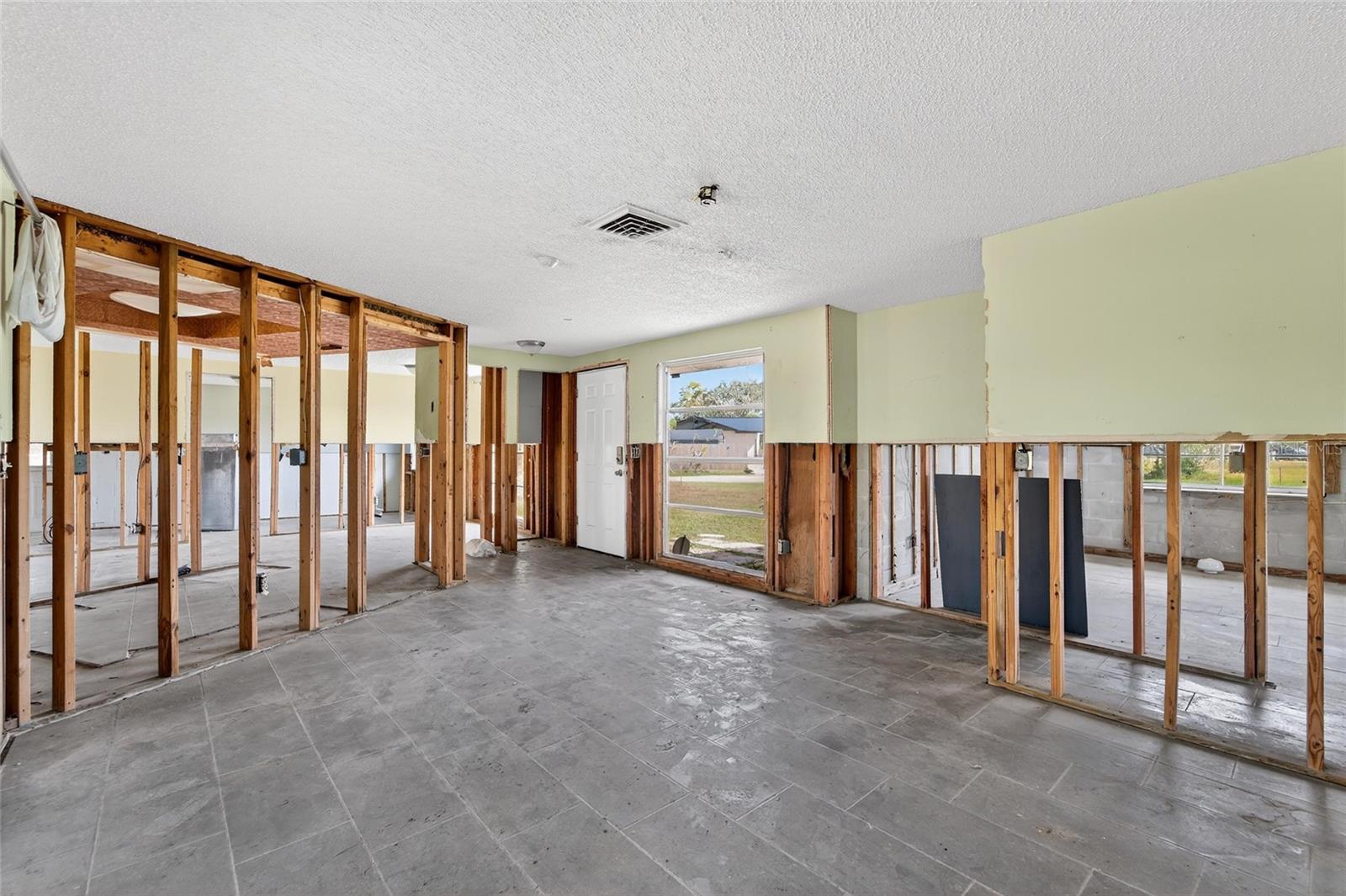 Image 13 of 57 For 802 White Heron Boulevard
