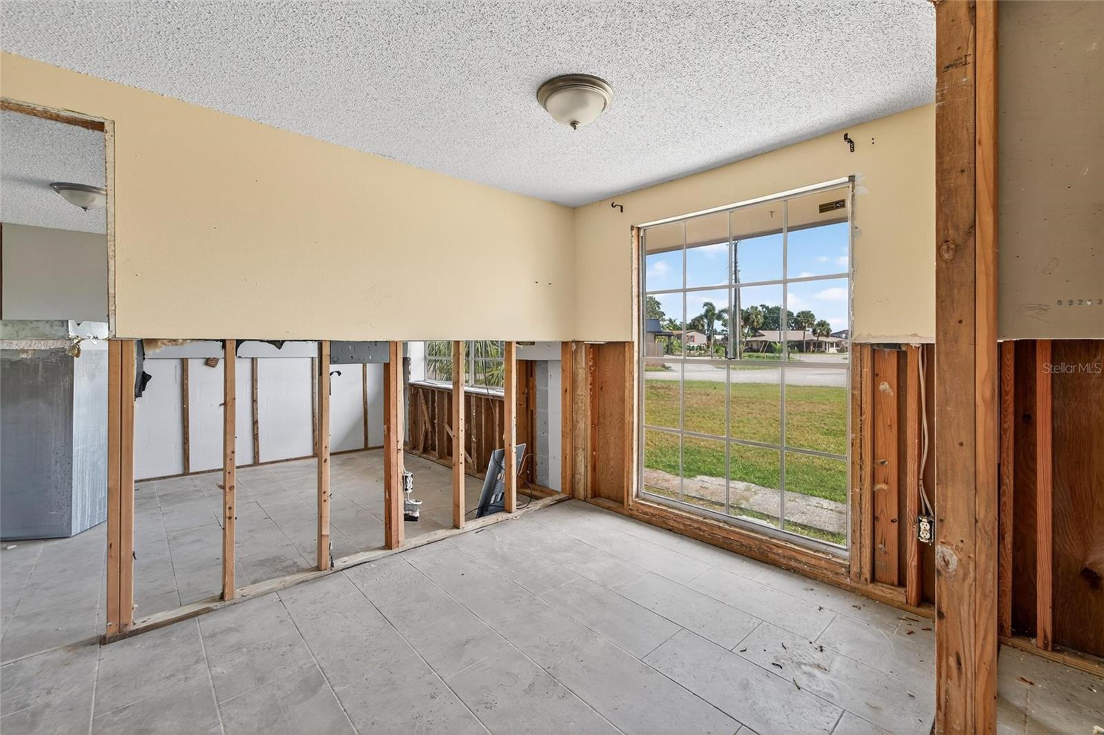 Image 18 of 57 For 802 White Heron Boulevard