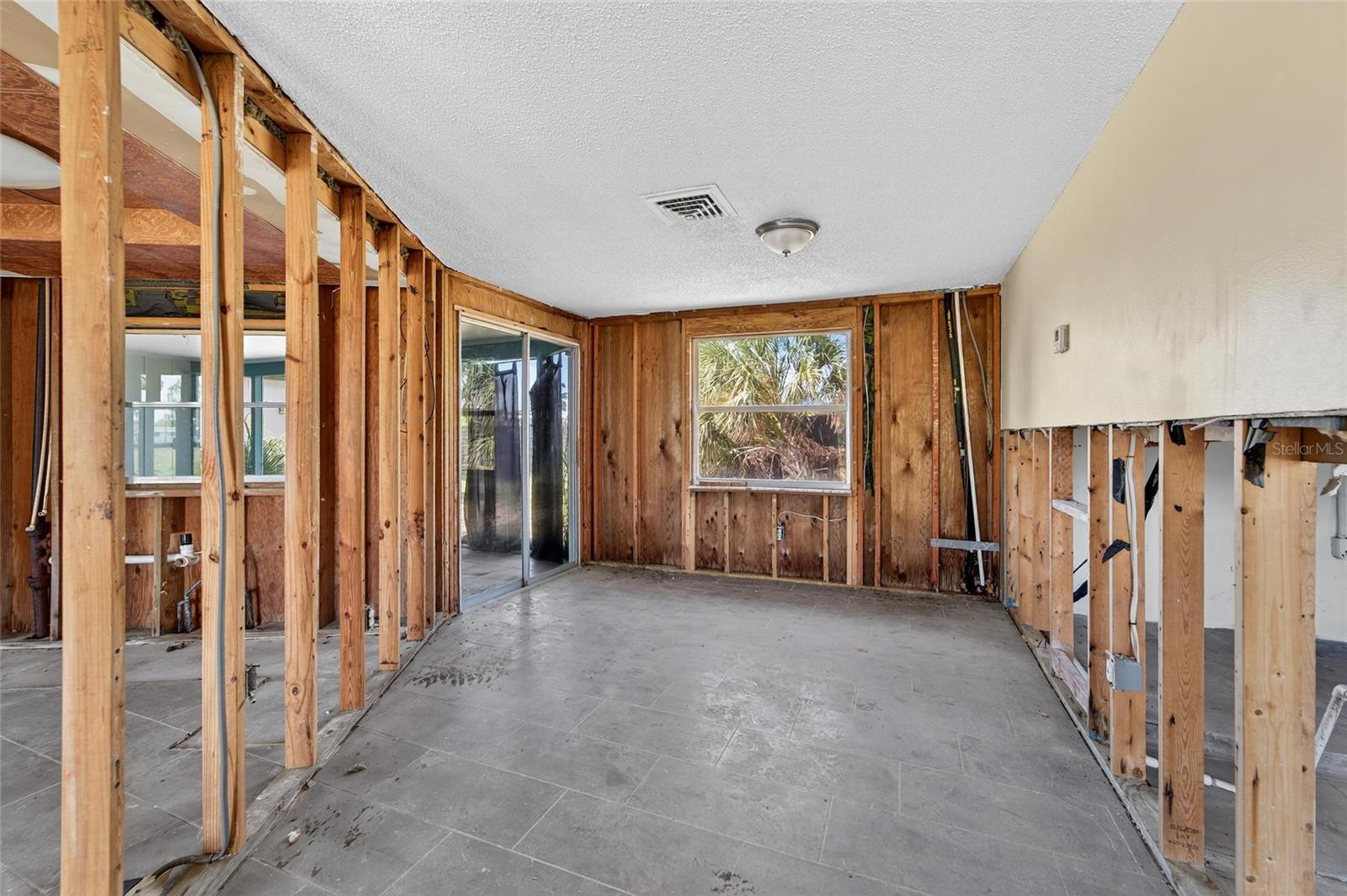 Image 20 of 57 For 802 White Heron Boulevard