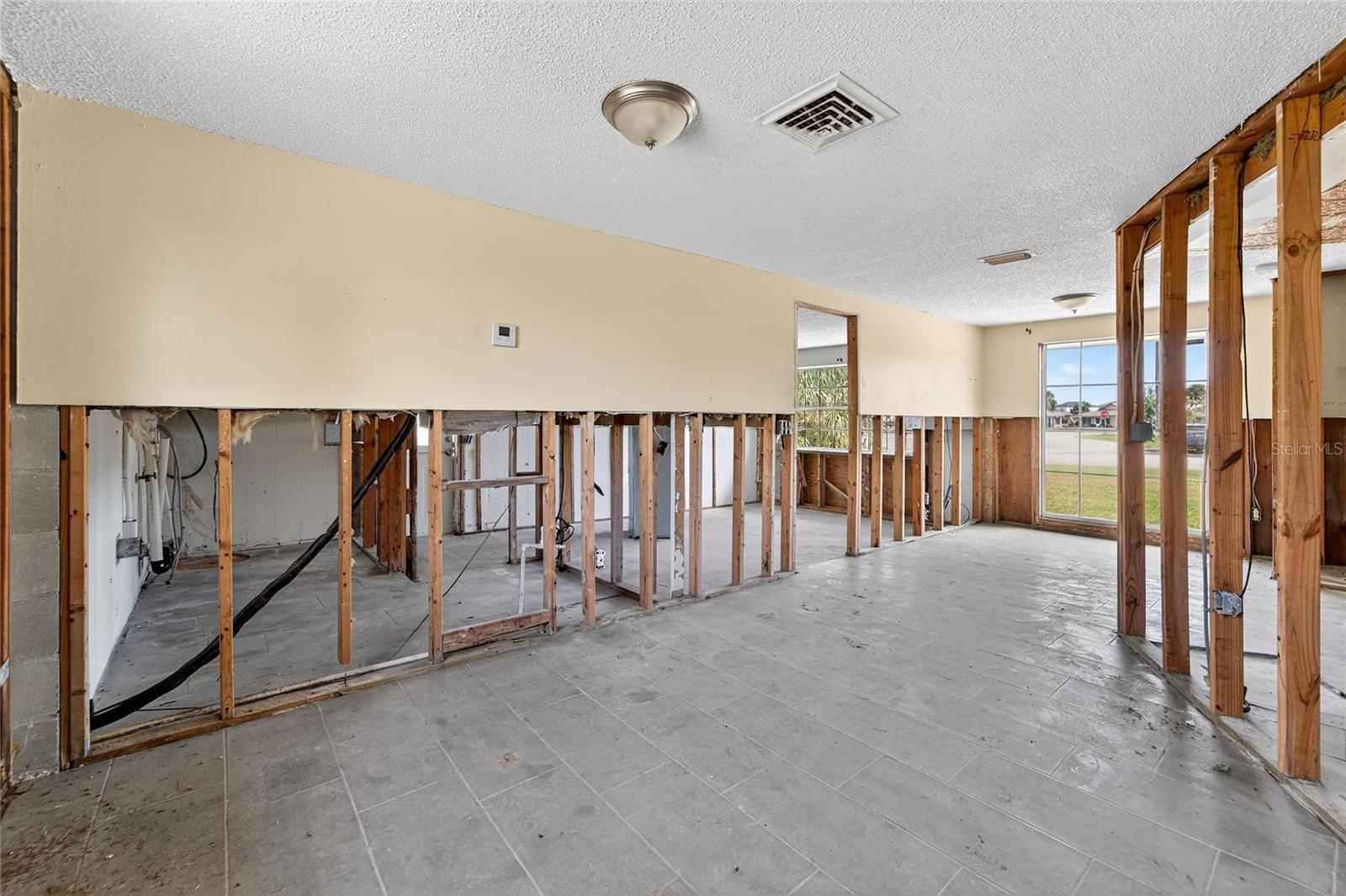 Image 21 of 57 For 802 White Heron Boulevard