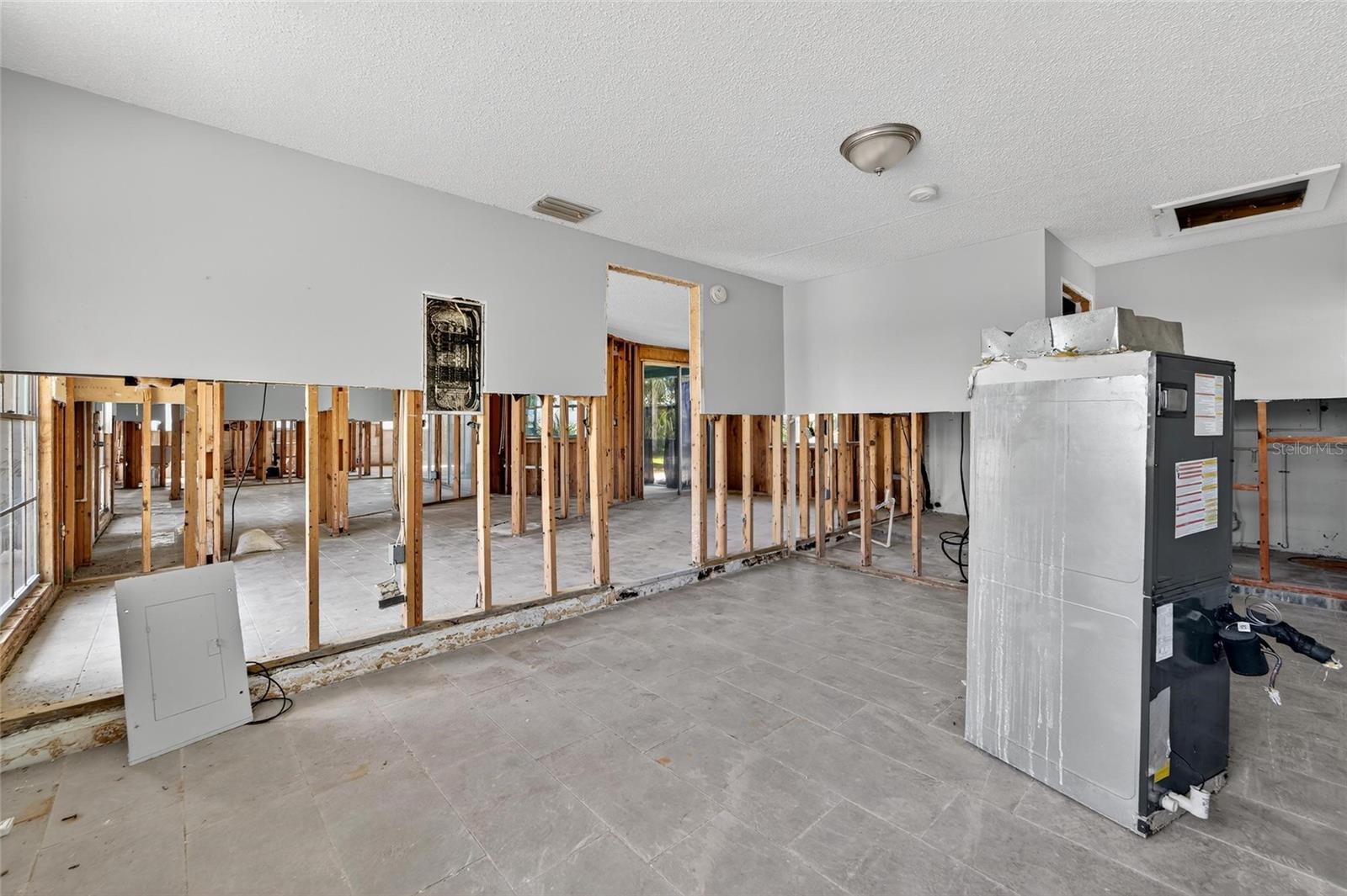 Image 24 of 57 For 802 White Heron Boulevard