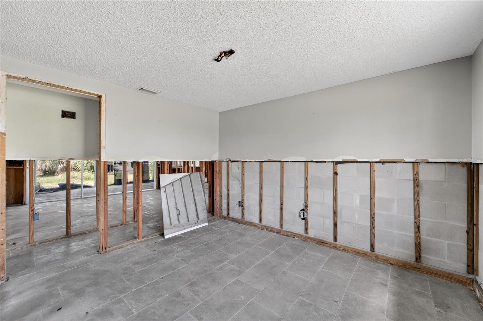 Image 31 of 57 For 802 White Heron Boulevard