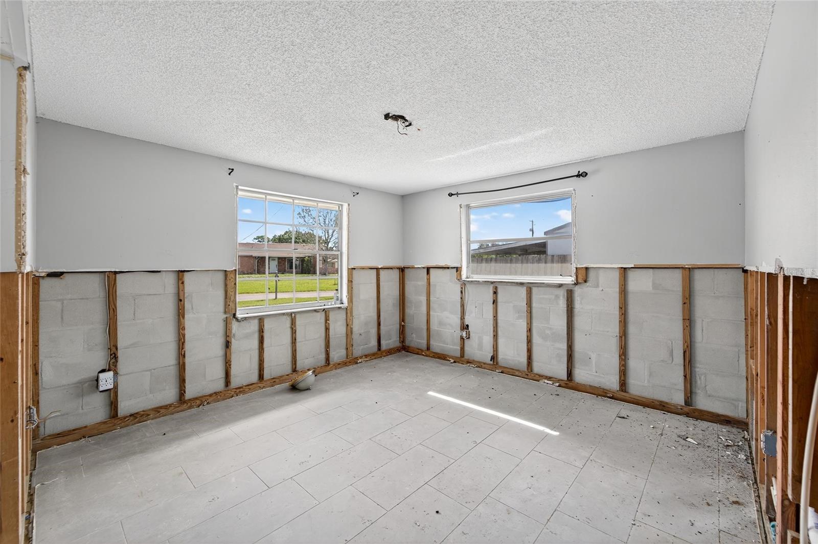 Image 32 of 57 For 802 White Heron Boulevard