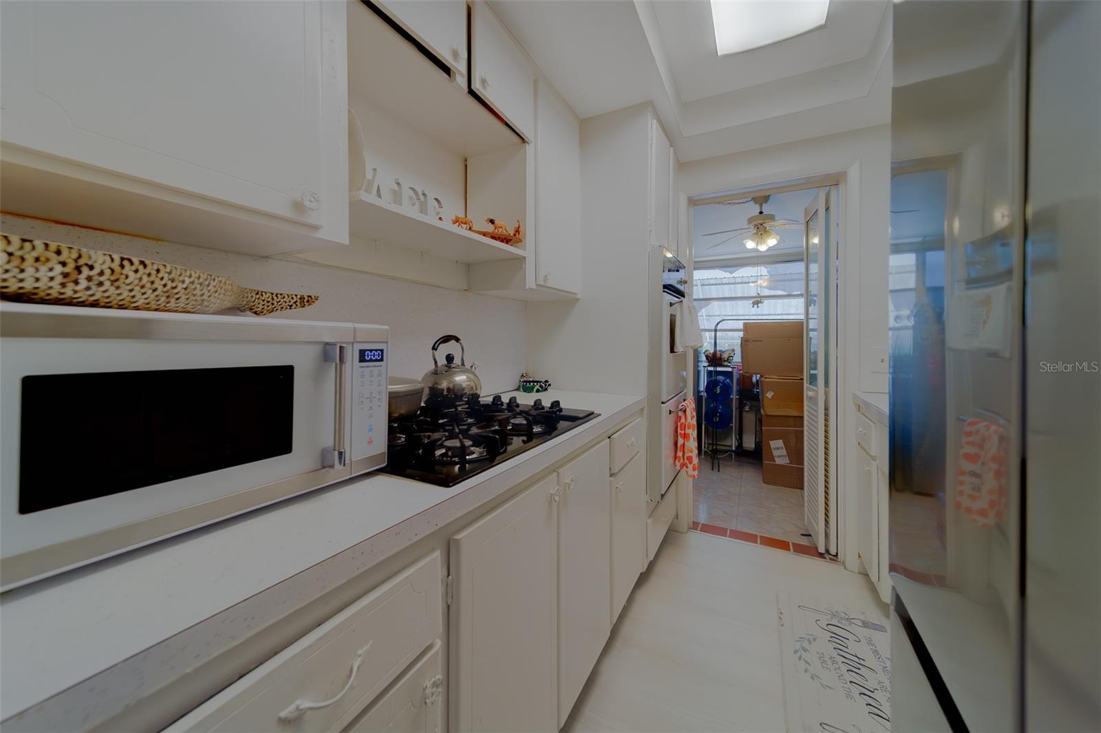 Image 15 of 39 For 1900 58th Avenue N 26