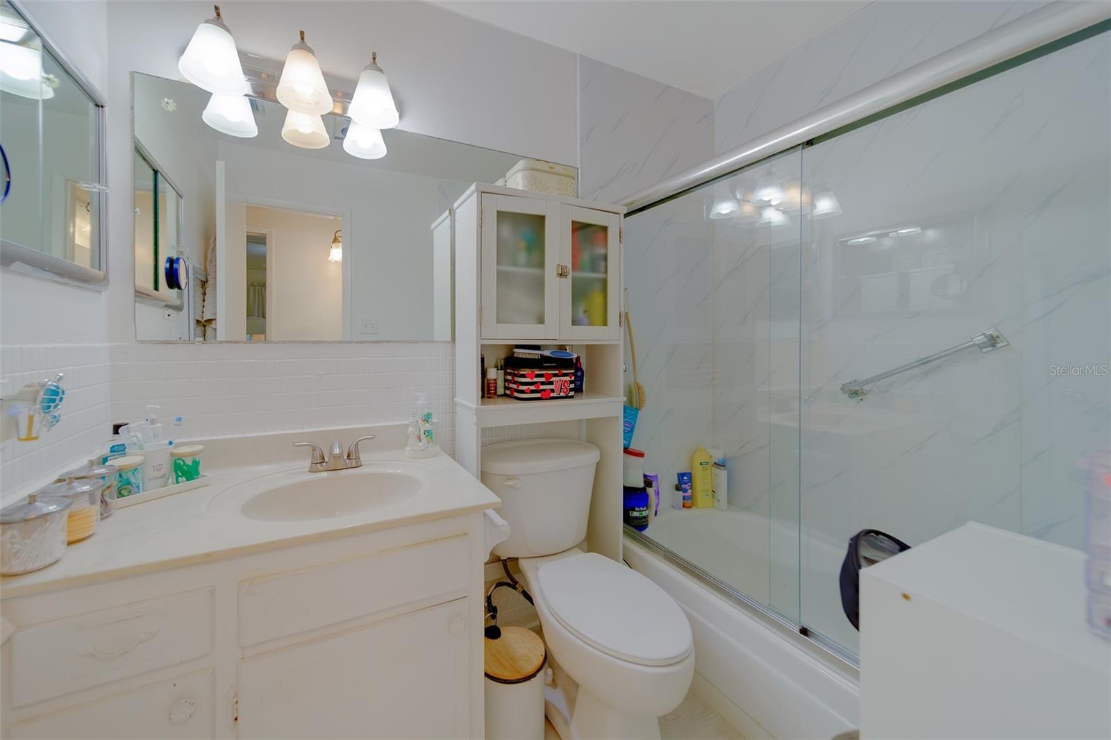 Image 22 of 39 For 1900 58th Avenue N 26