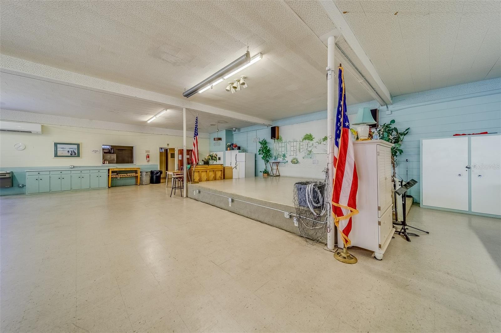 Image 37 of 39 For 1900 58th Avenue N 26