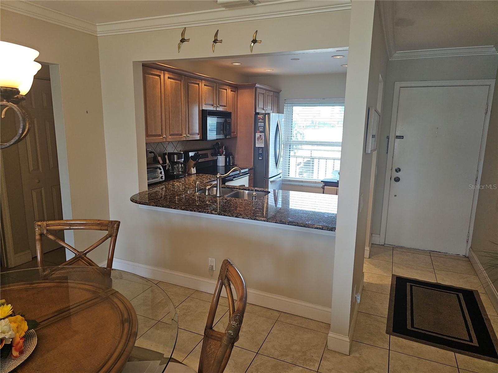 Image 2 of 30 For 6177 Sun Boulevard 203