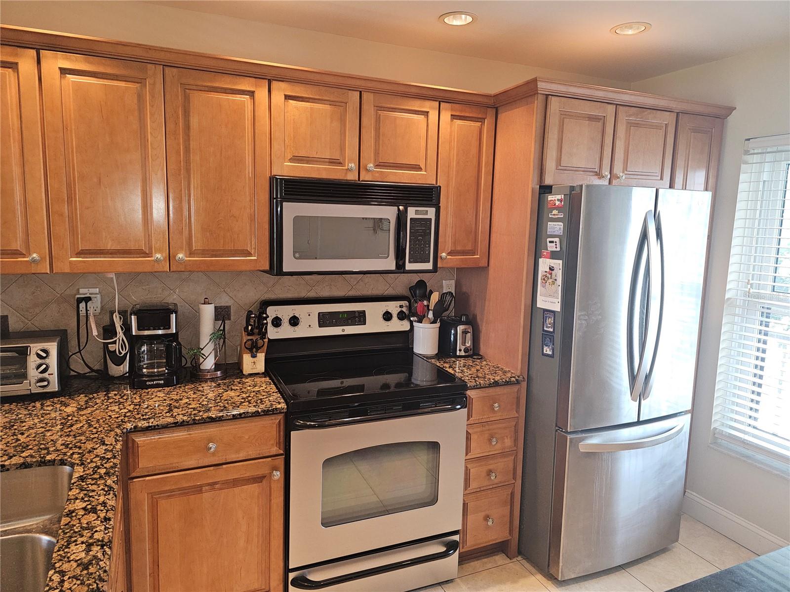 Image 4 of 30 For 6177 Sun Boulevard 203