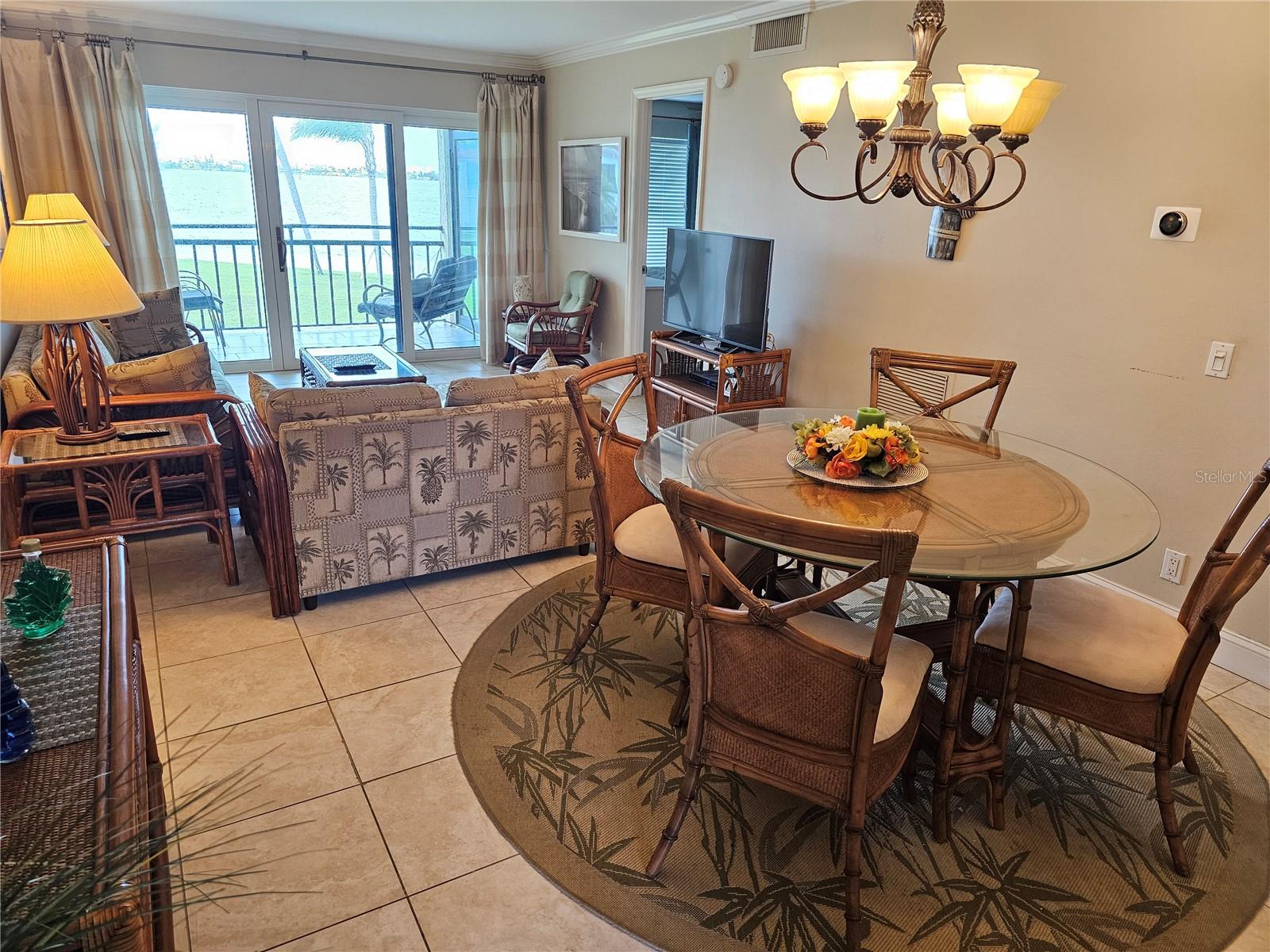 Image 7 of 30 For 6177 Sun Boulevard 203