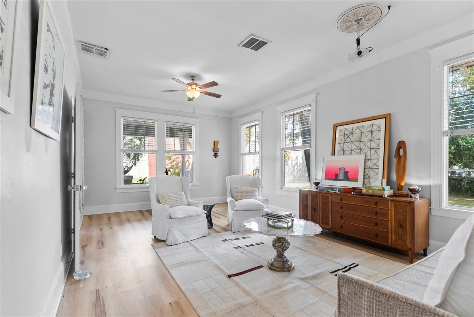 Image 16 of 51 For 907 12th Avenue