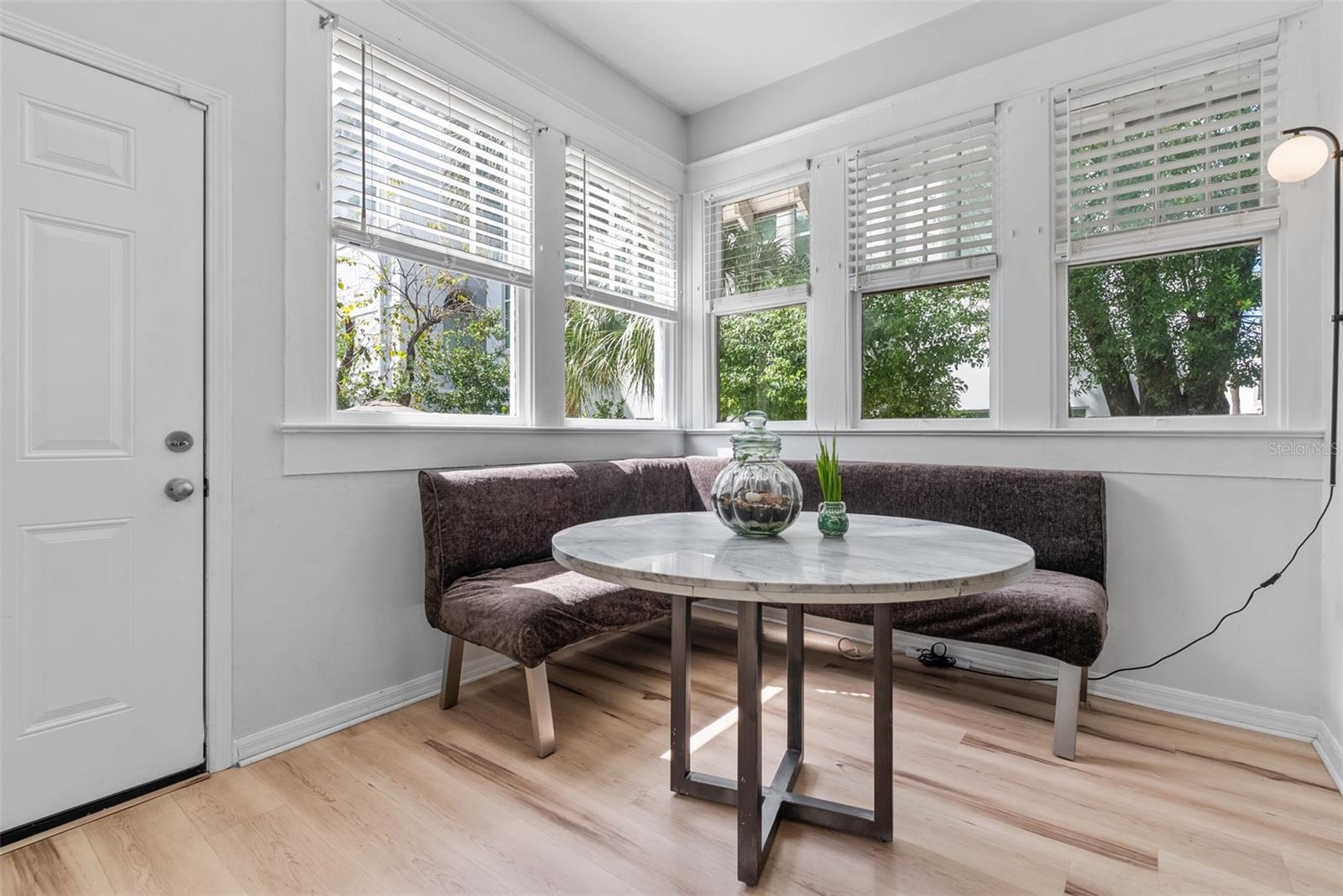 Image 18 of 51 For 907 12th Avenue
