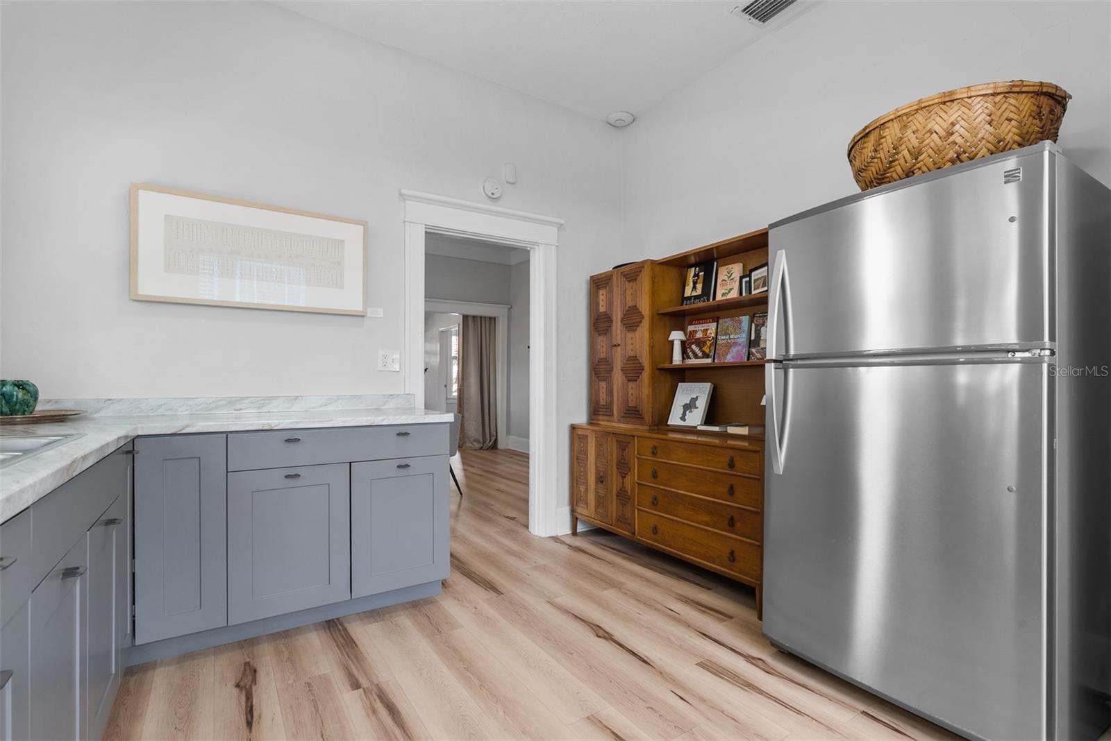 Image 21 of 51 For 907 12th Avenue