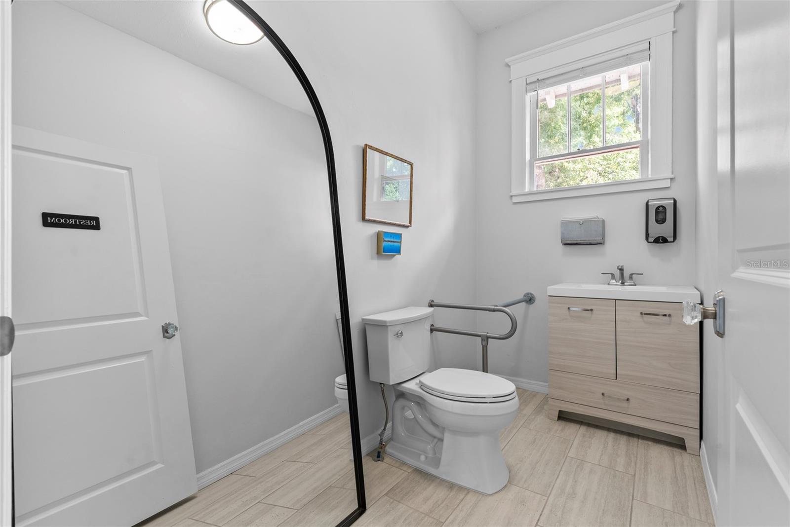 Image 36 of 51 For 907 12th Avenue