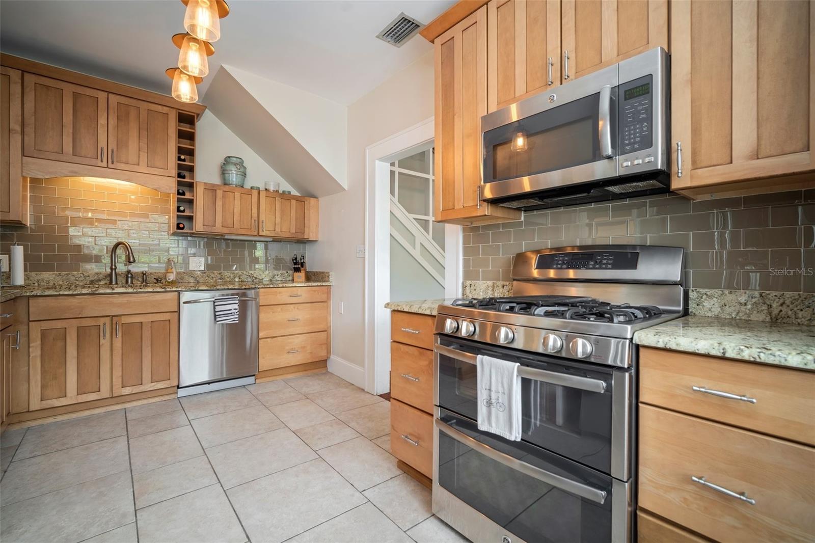 Image 21 of 33 For 5906 Otis A Avenue