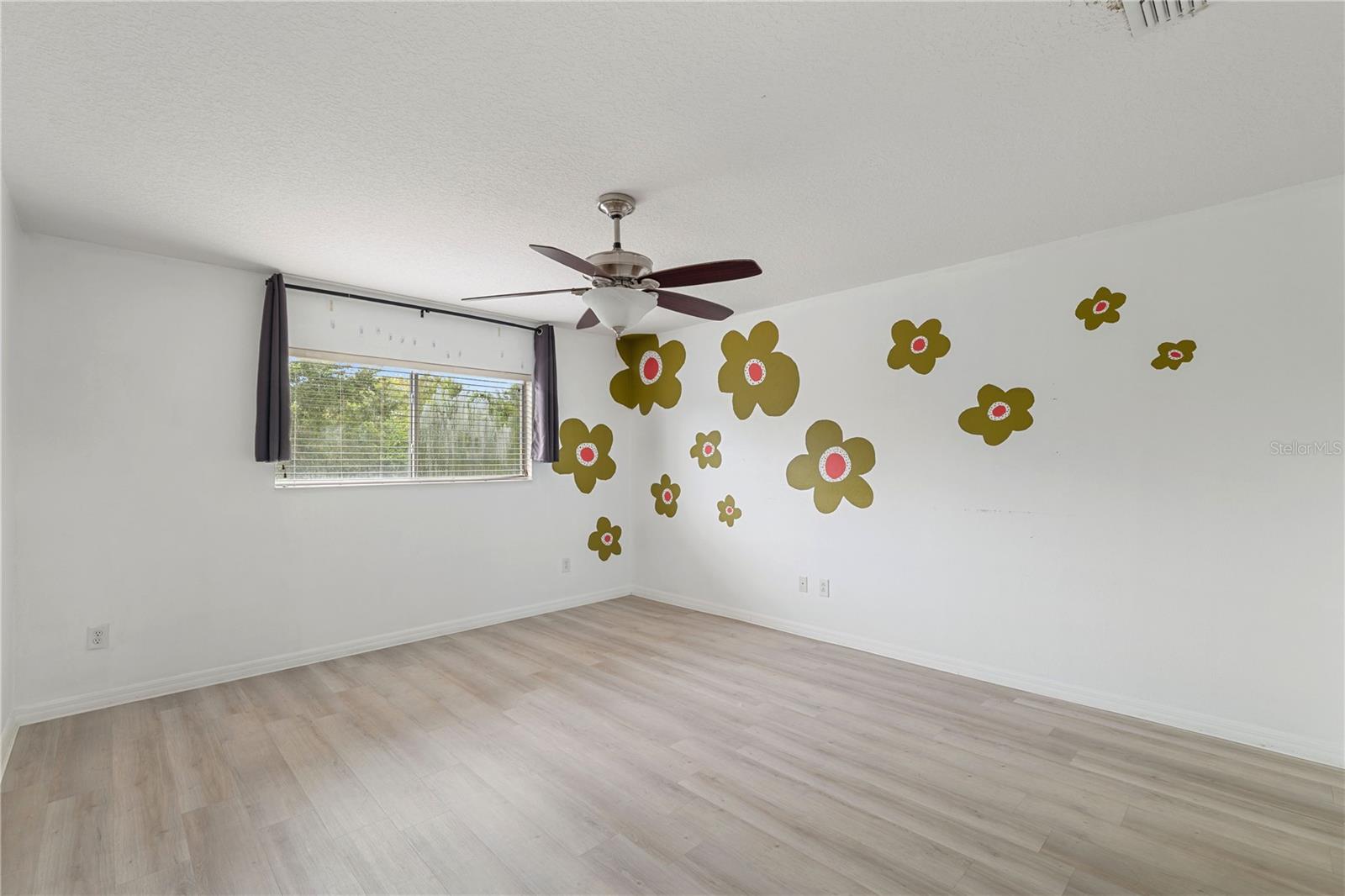 Image 7 of 15 For 410 Las Fuentes Drive