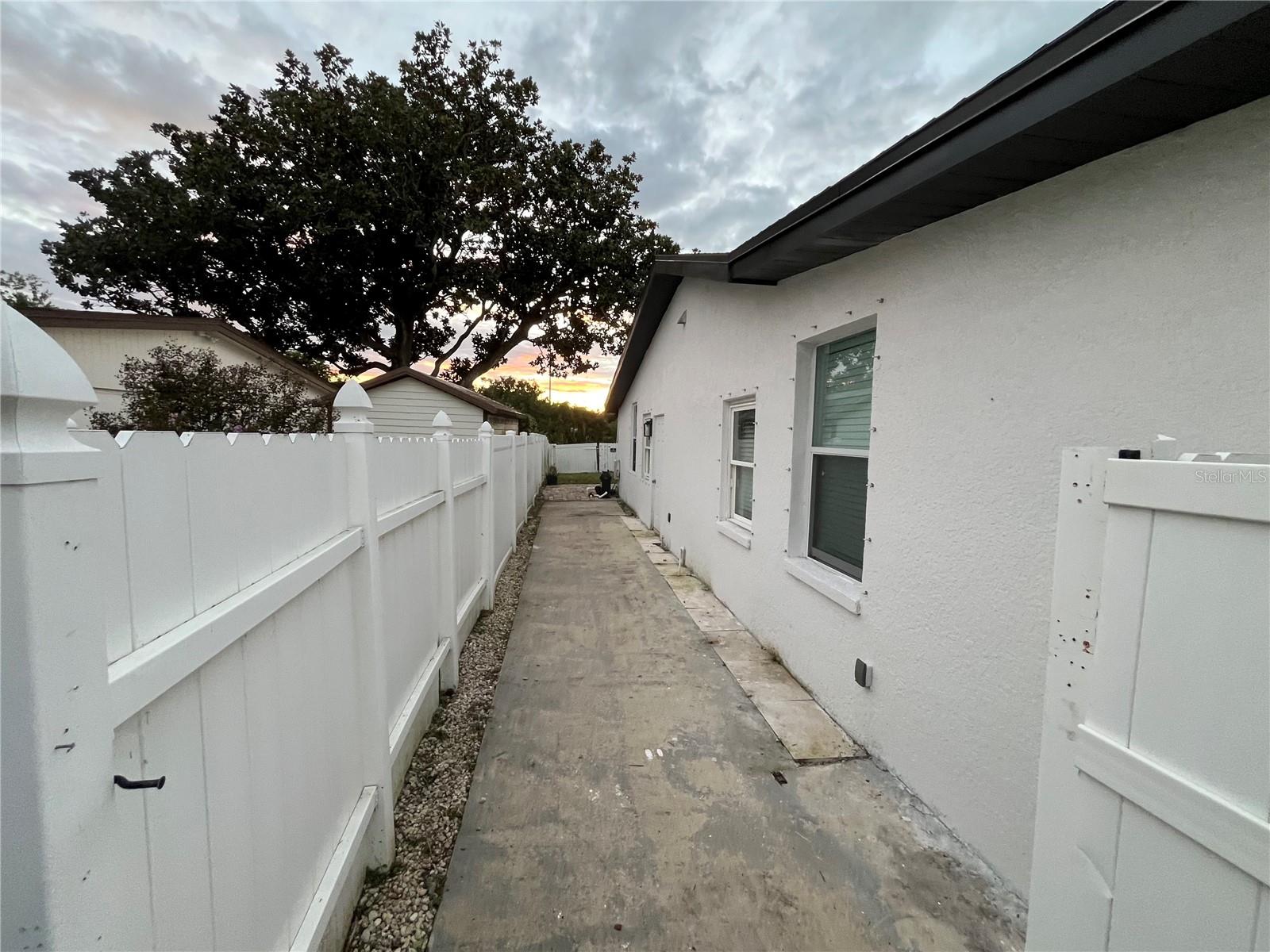 Image 13 of 52 For 7608 Lakeside Boulevard