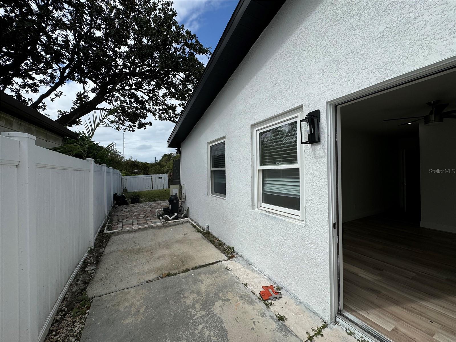 Image 15 of 52 For 7608 Lakeside Boulevard