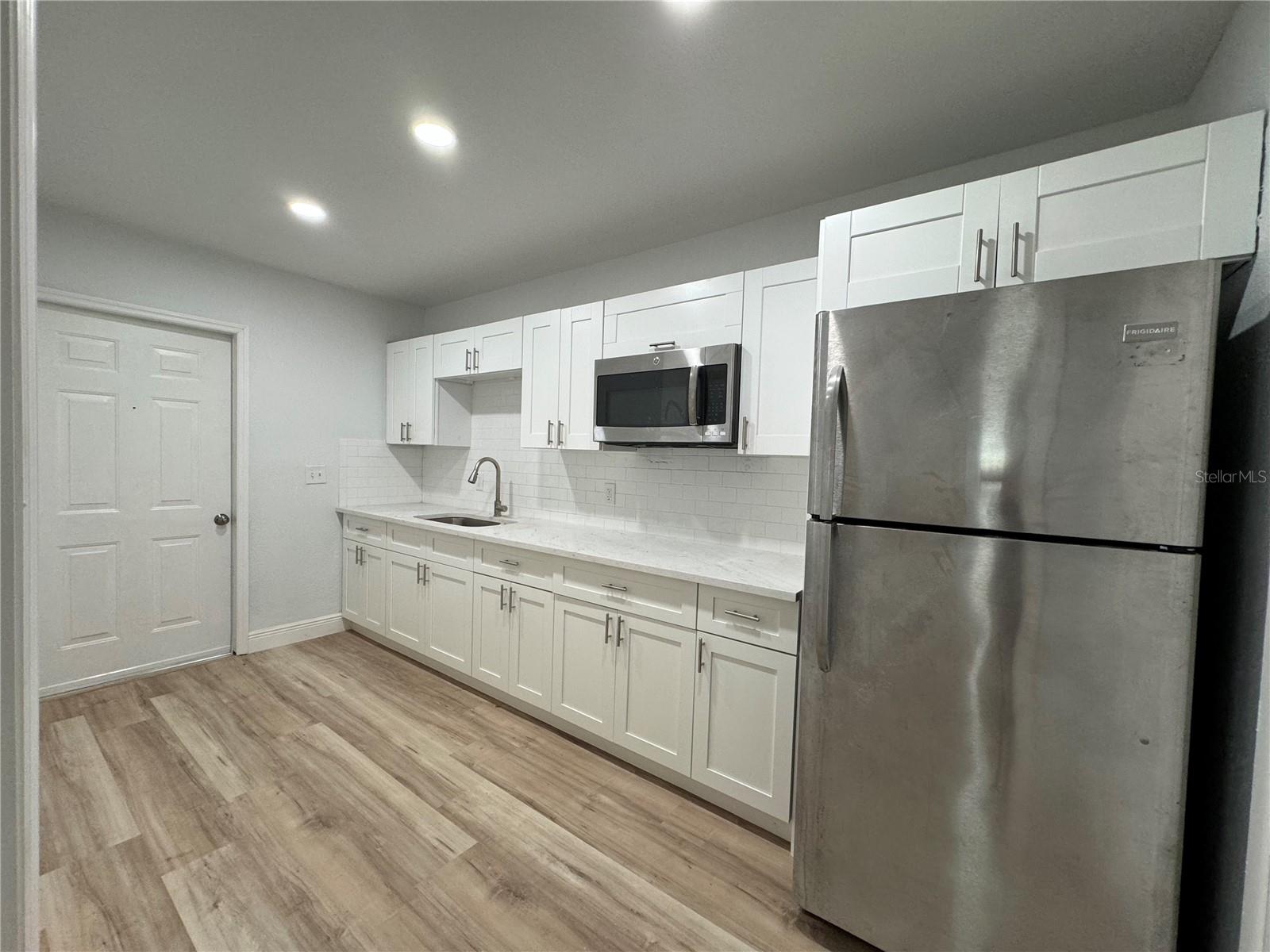 Image 27 of 52 For 7608 Lakeside Boulevard