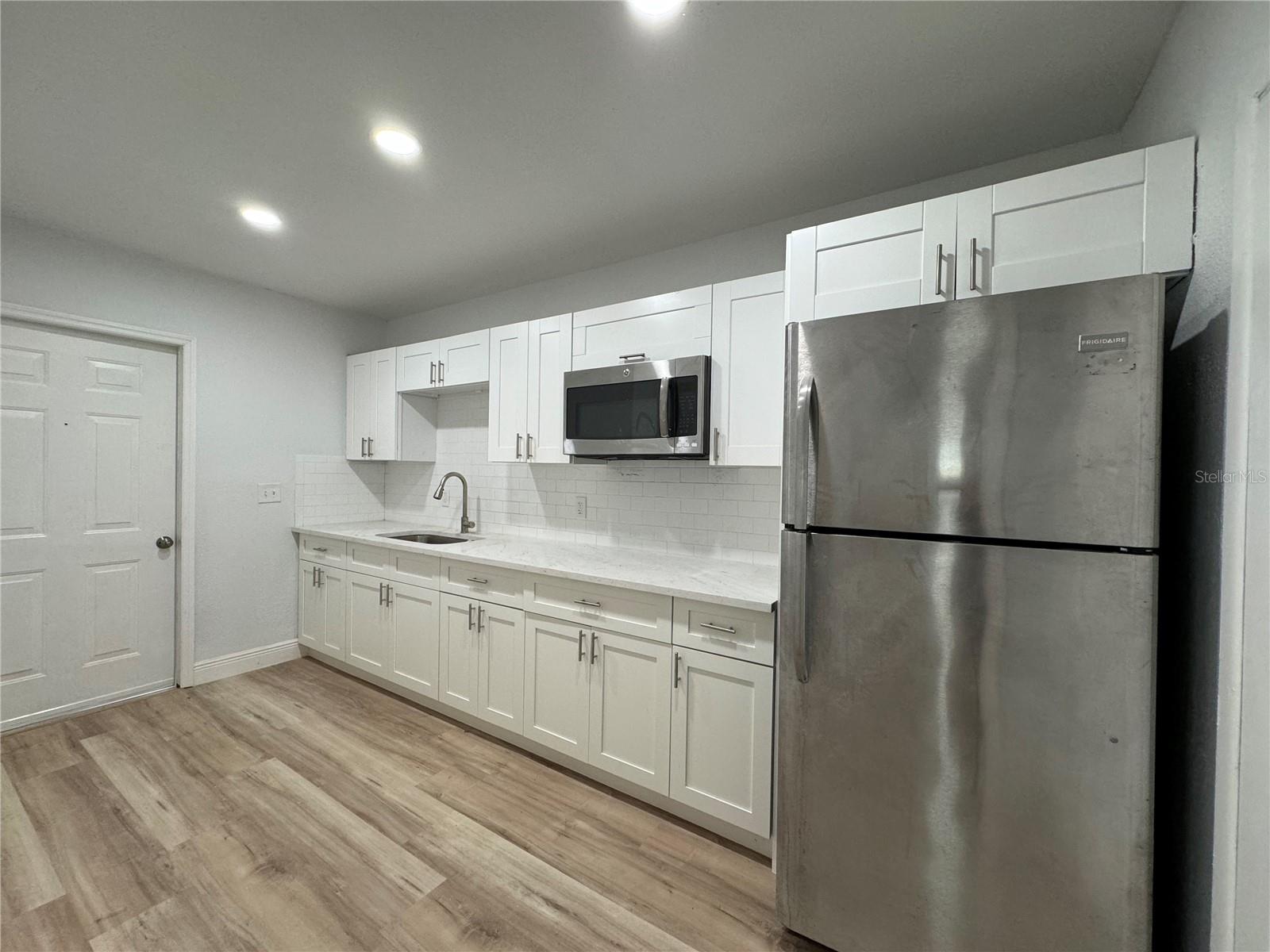 Image 28 of 52 For 7608 Lakeside Boulevard