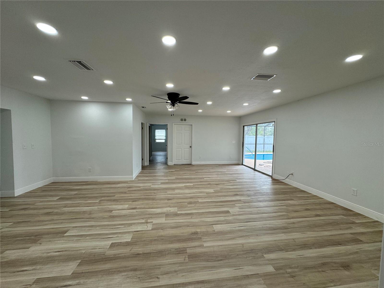 Image 30 of 52 For 7608 Lakeside Boulevard