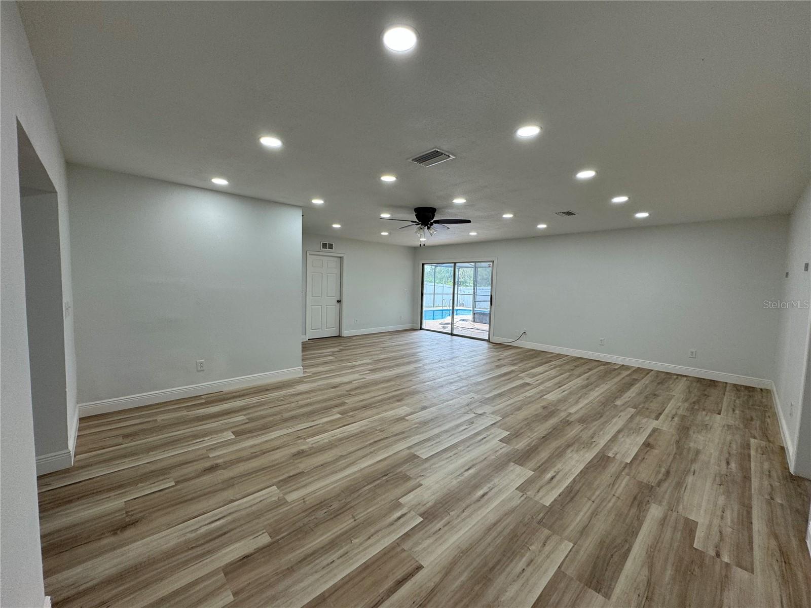 Image 31 of 52 For 7608 Lakeside Boulevard