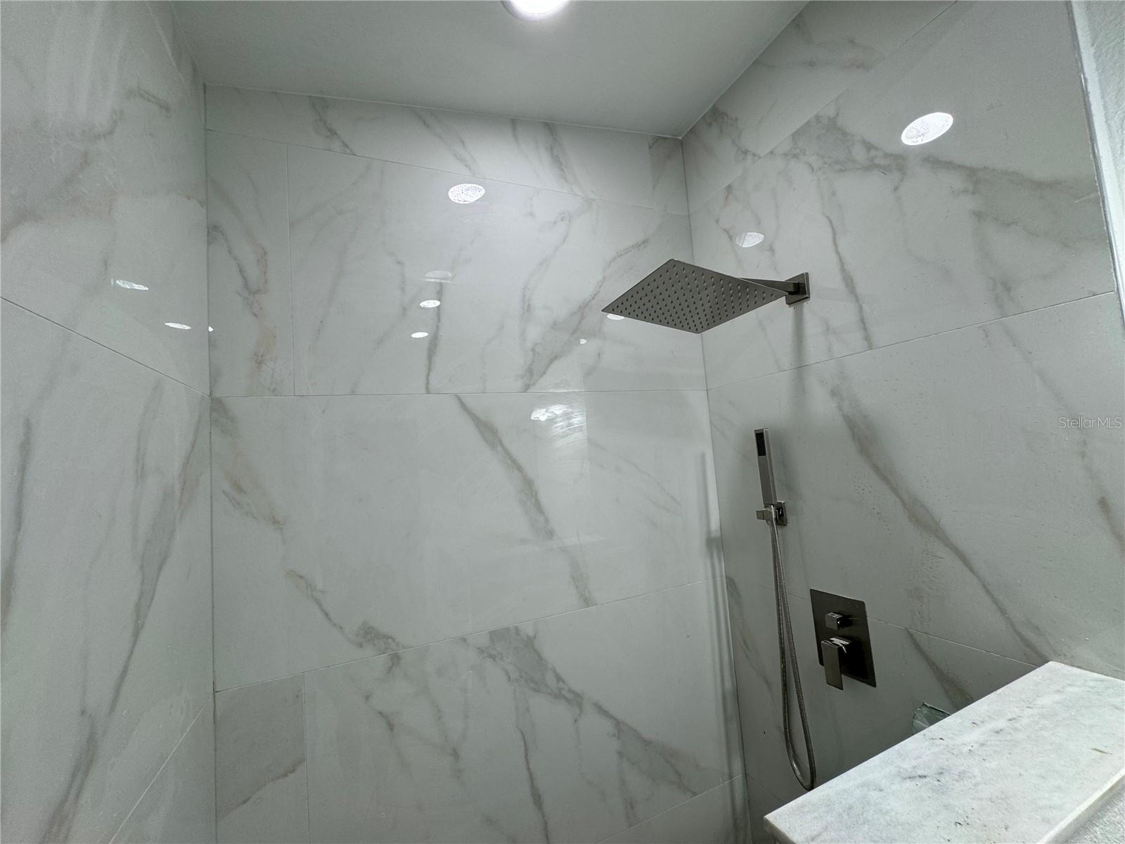 Image 39 of 52 For 7608 Lakeside Boulevard