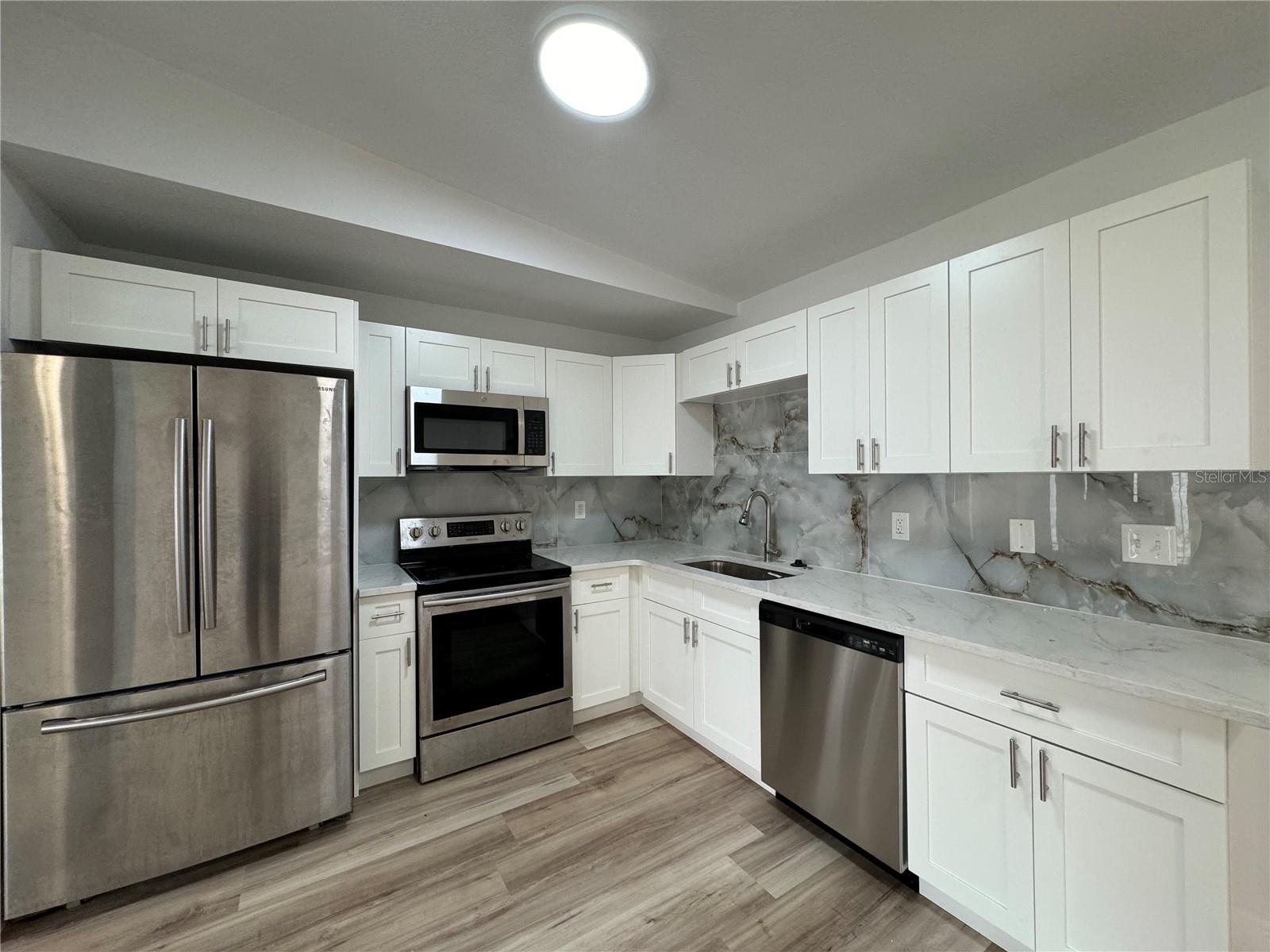 Image 43 of 52 For 7608 Lakeside Boulevard