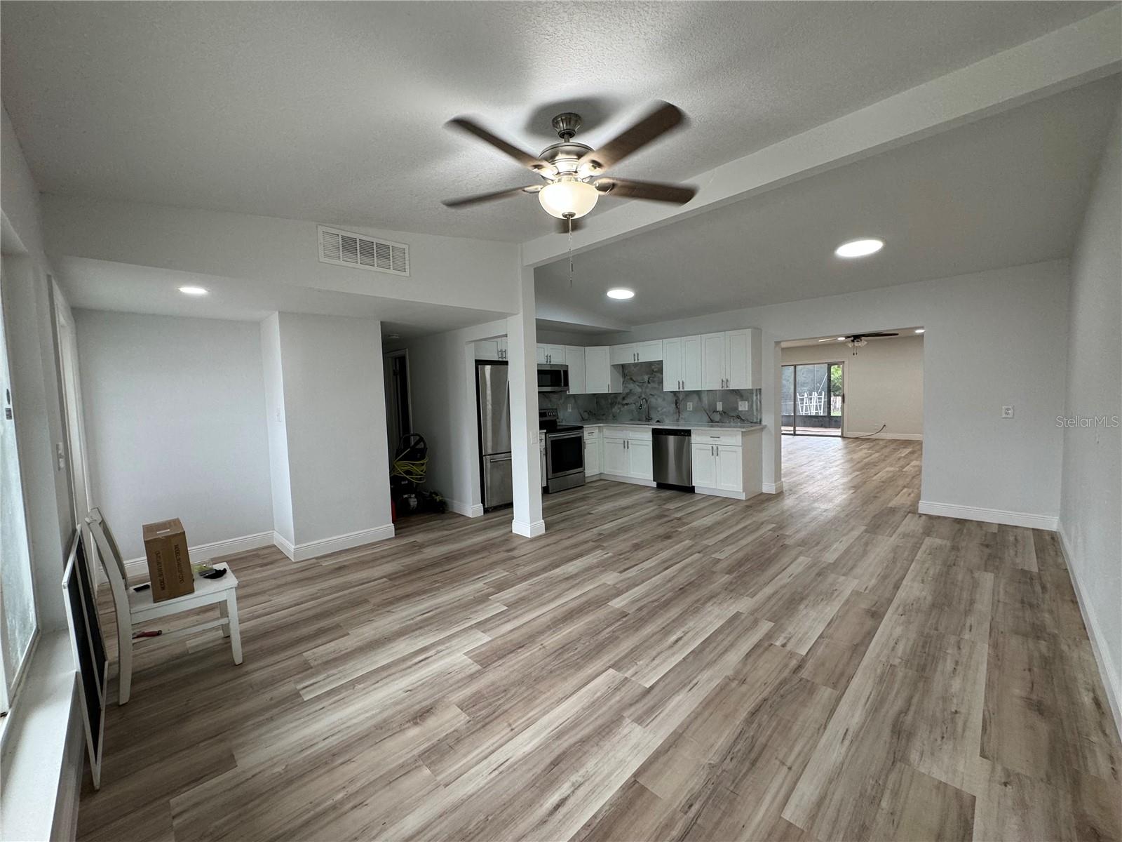 Image 7 of 52 For 7608 Lakeside Boulevard