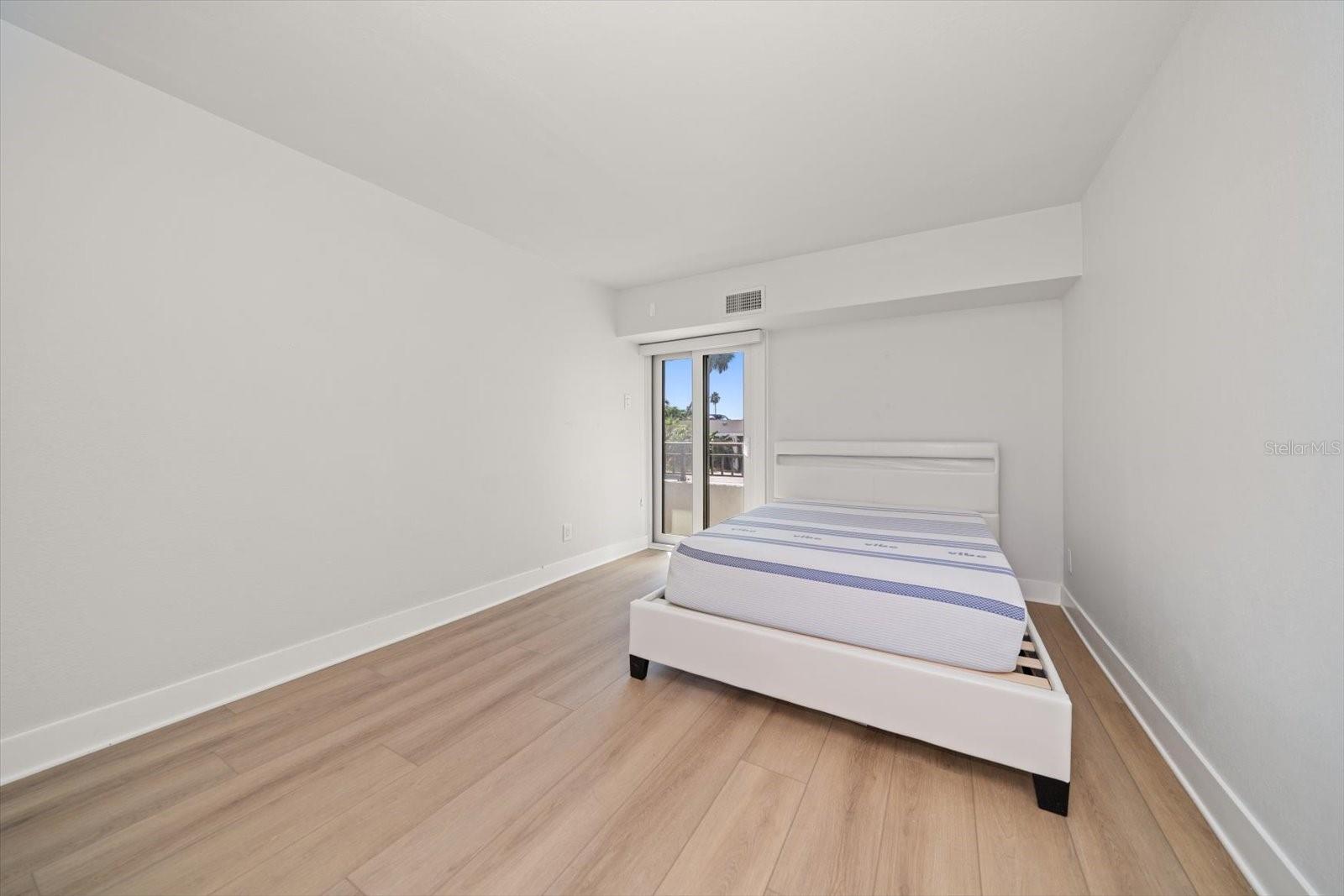 Image 30 of 58 For 855 Bayway Boulevard 105