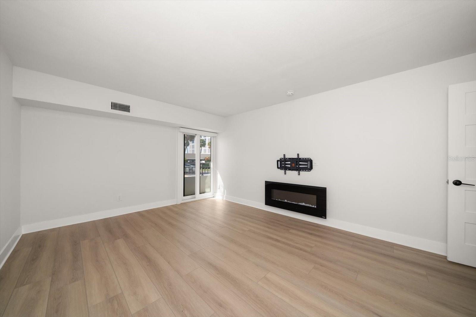 Image 33 of 58 For 855 Bayway Boulevard 105
