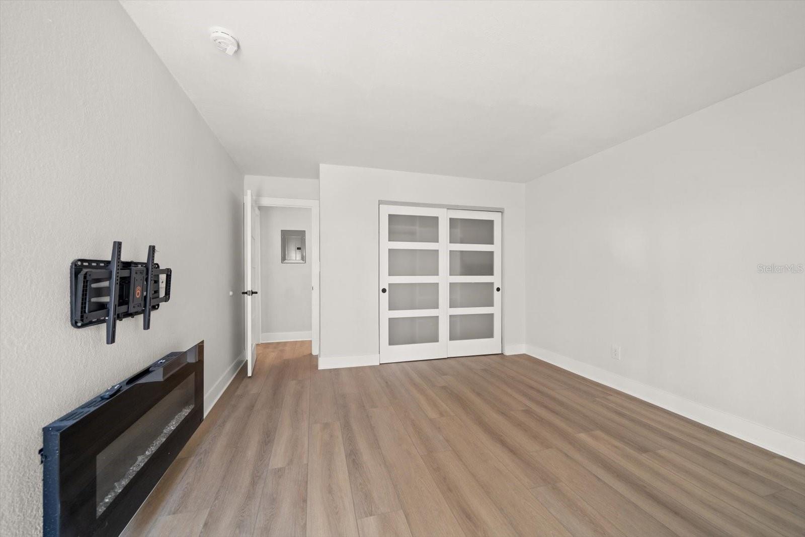Image 34 of 58 For 855 Bayway Boulevard 105