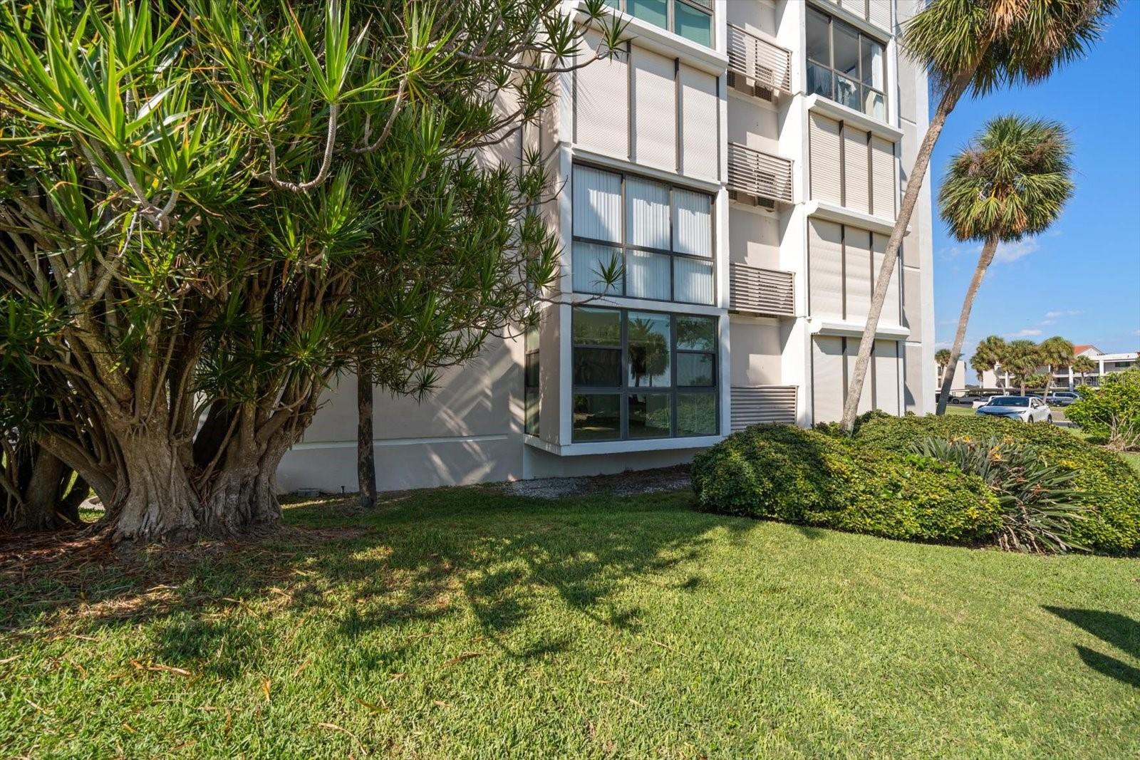 Image 44 of 58 For 855 Bayway Boulevard 105