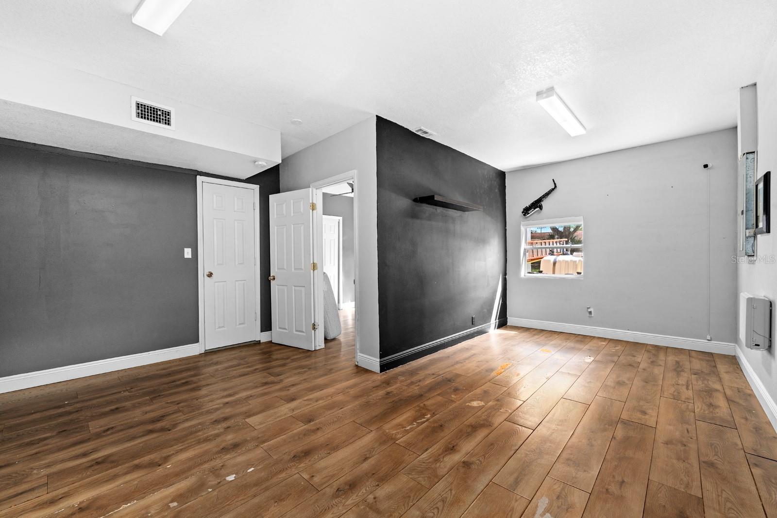 Image 15 of 33 For 3210 Acapulco Drive