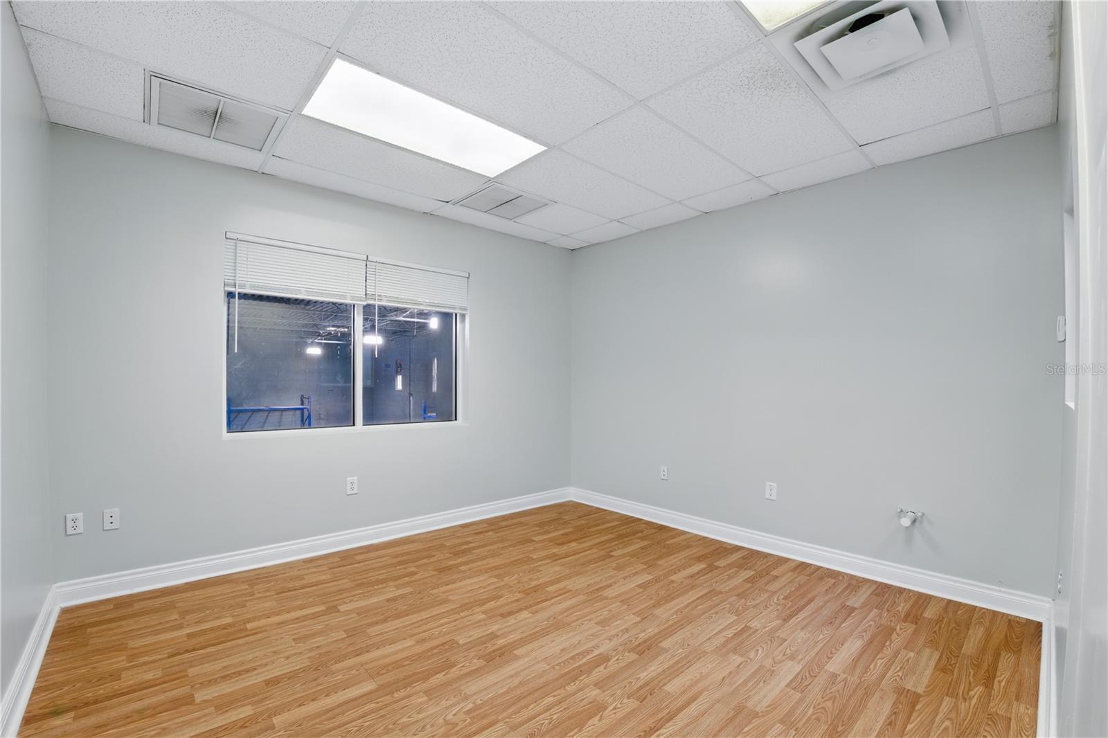 Listing photo id 8 for 9822 Anderson Road
