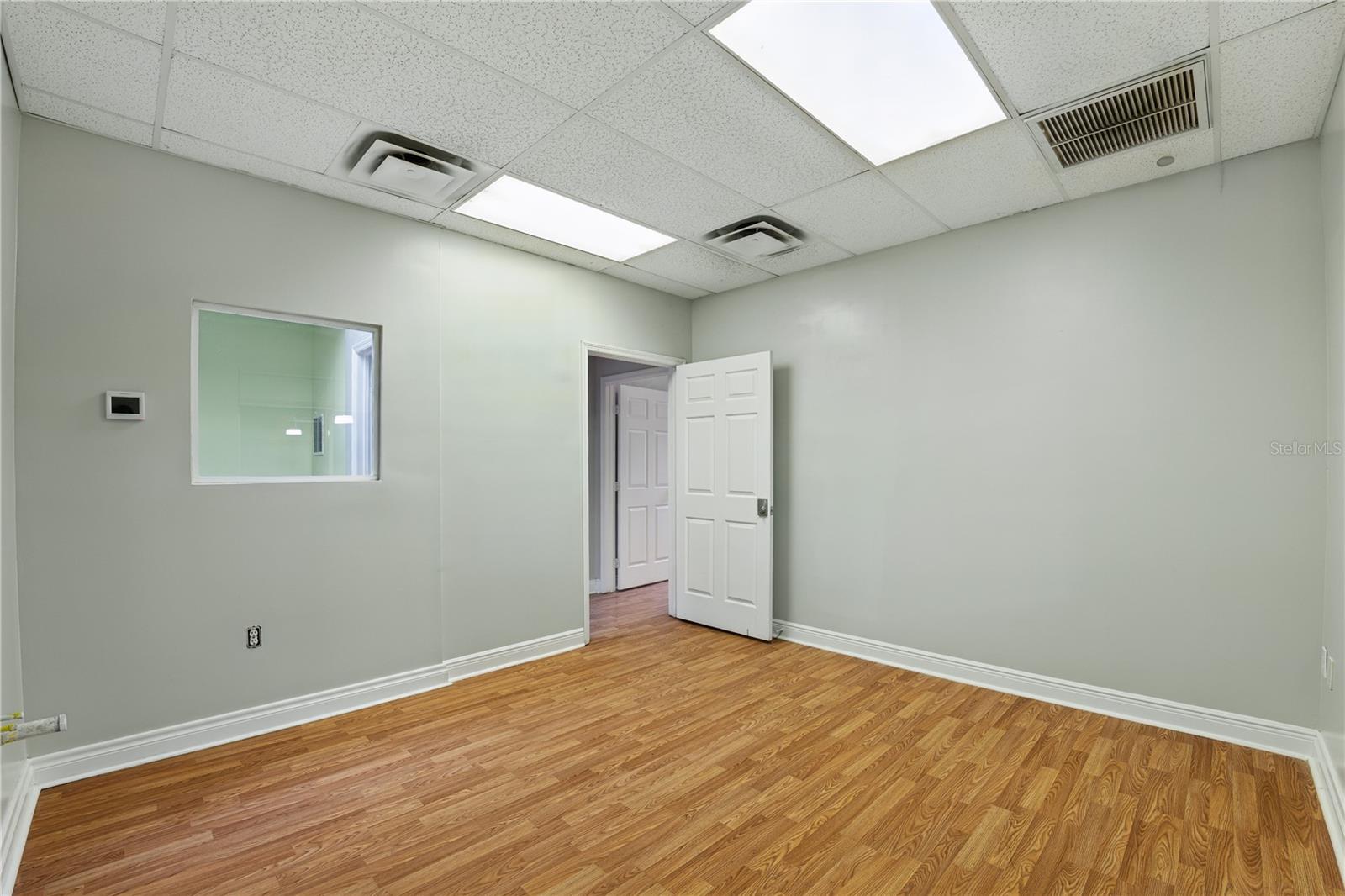 Listing photo id 9 for 9822 Anderson Road