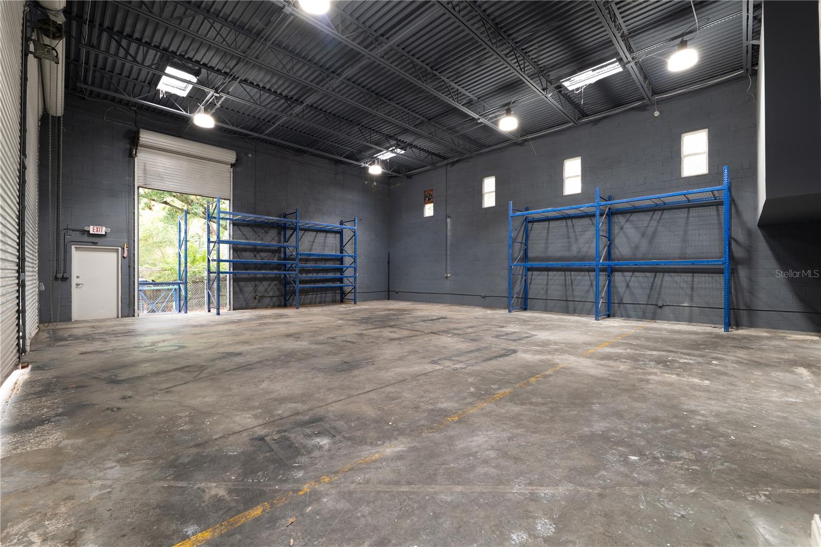 Listing photo id 16 for 9822 Anderson Road