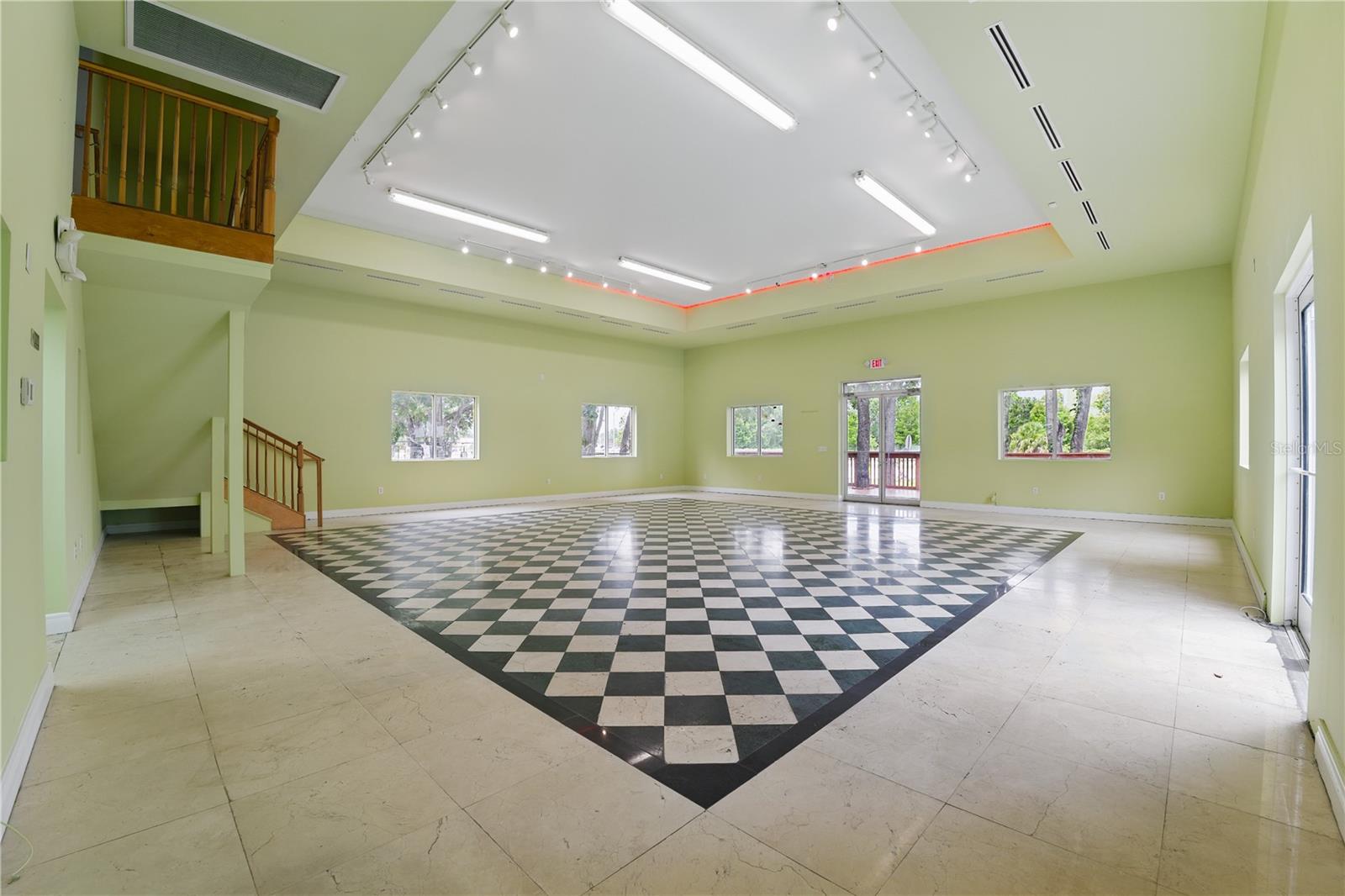 Listing photo id 0 for 9822 Anderson Road
